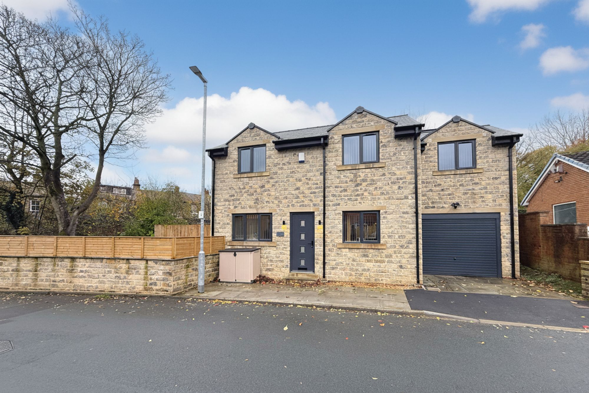3 bed detached house for sale in Westfield Drive, Halifax - Property Image 1