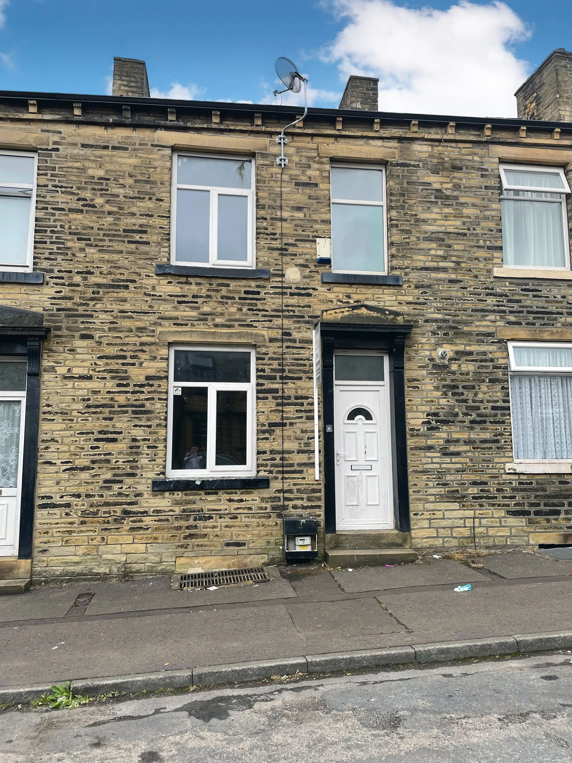 2 bed mid-terraced house for sale in Spring Hall Place, Halifax  - Property Image 1
