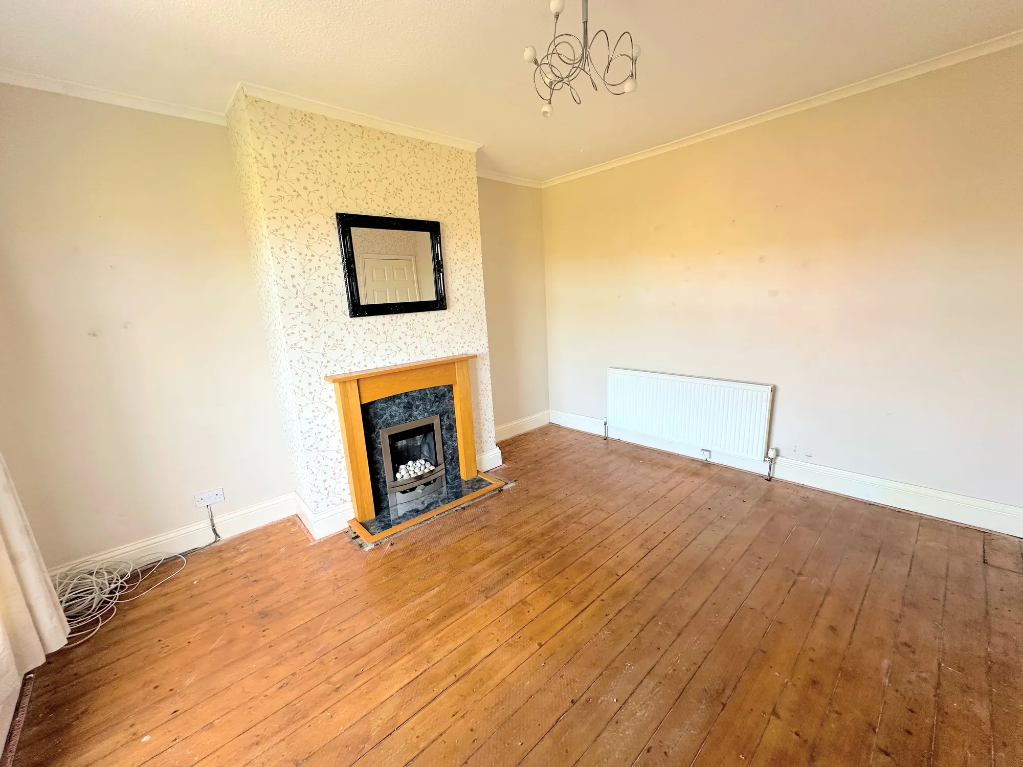 2 bed mid-terraced house for sale in Laurel Crescent, Halifax  - Property Image 2