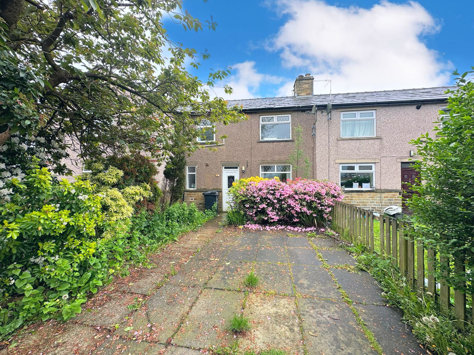 2 bed mid-terraced house to rent in Sandhall Green, Halifax - Property Image 1