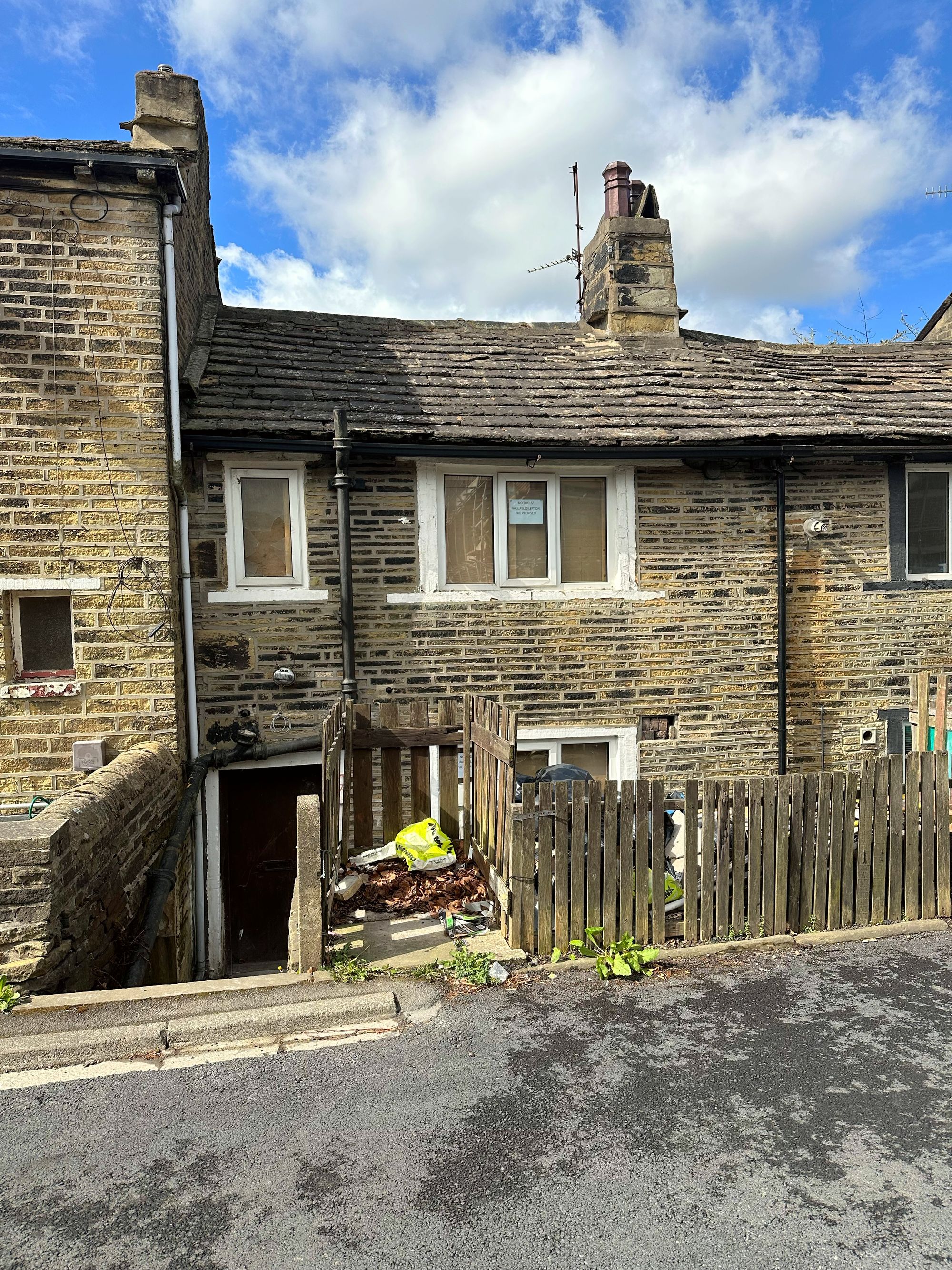 2 bed mid-terraced house for sale in Roper Green, Halifax  - Property Image 1