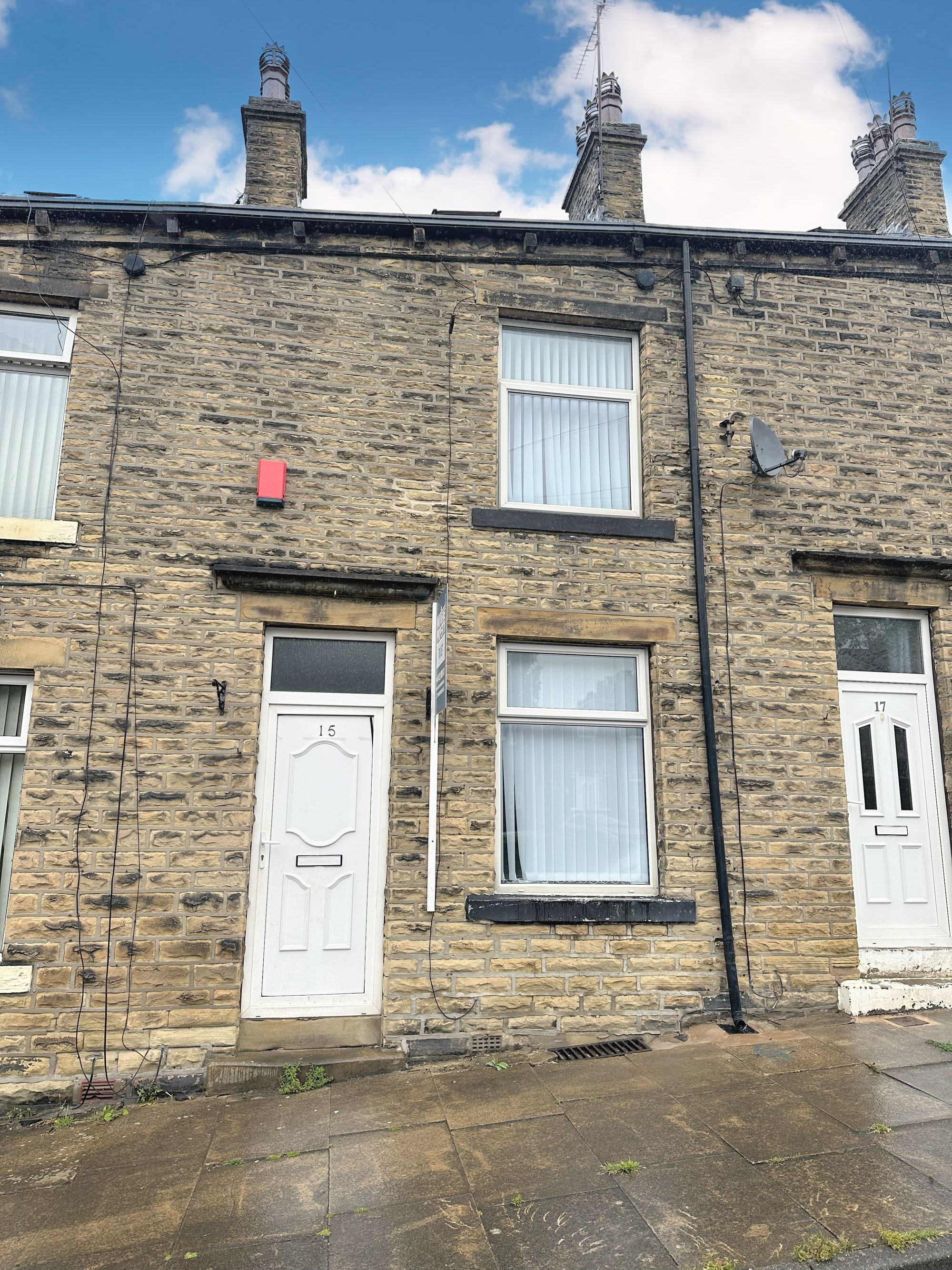 3 bed mid-terraced house to rent in Gladstone View, Halifax - Property Image 1