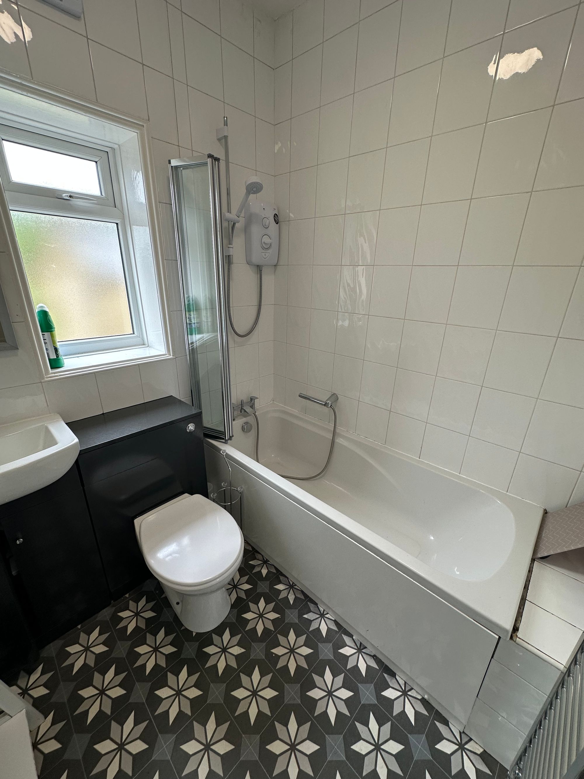 3 bed mid-terraced house to rent in Gladstone View, Halifax 9