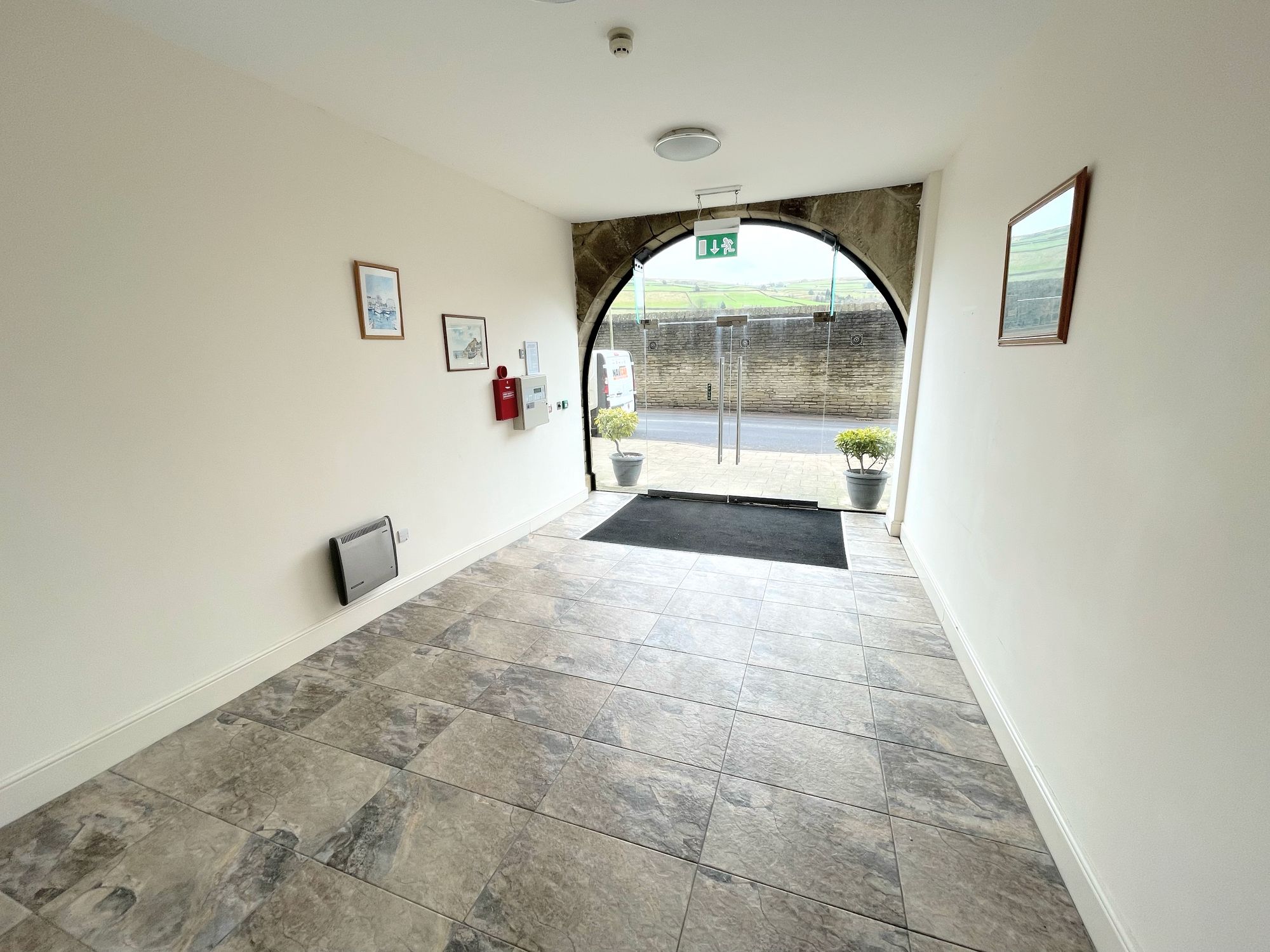 2 bed apartment for sale in Dean House Lane, Halifax  - Property Image 5