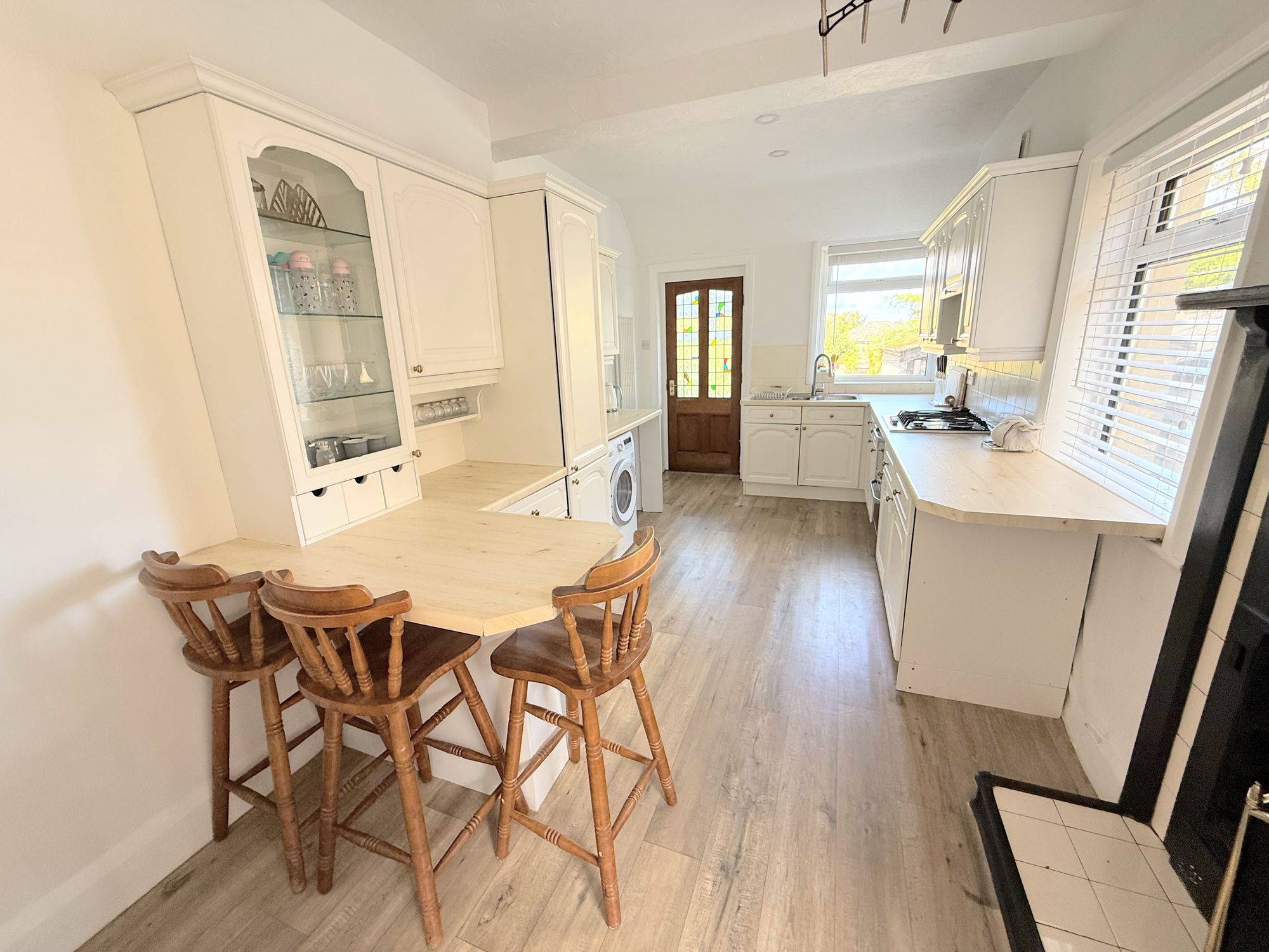 4 bed semi-detached house for sale in Haworth Road, Bradford 2