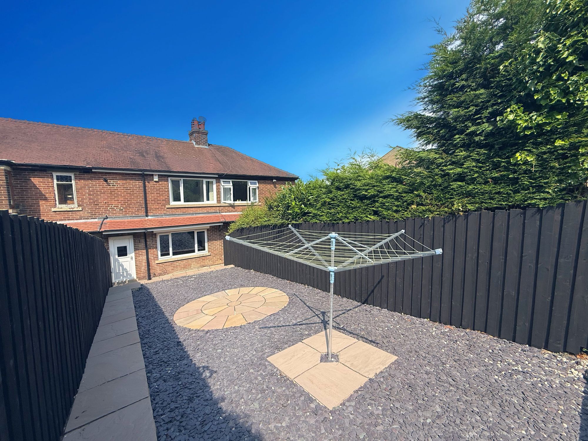 2 bed mid-terraced house for sale in Woodside Grove, Halifax  - Property Image 39