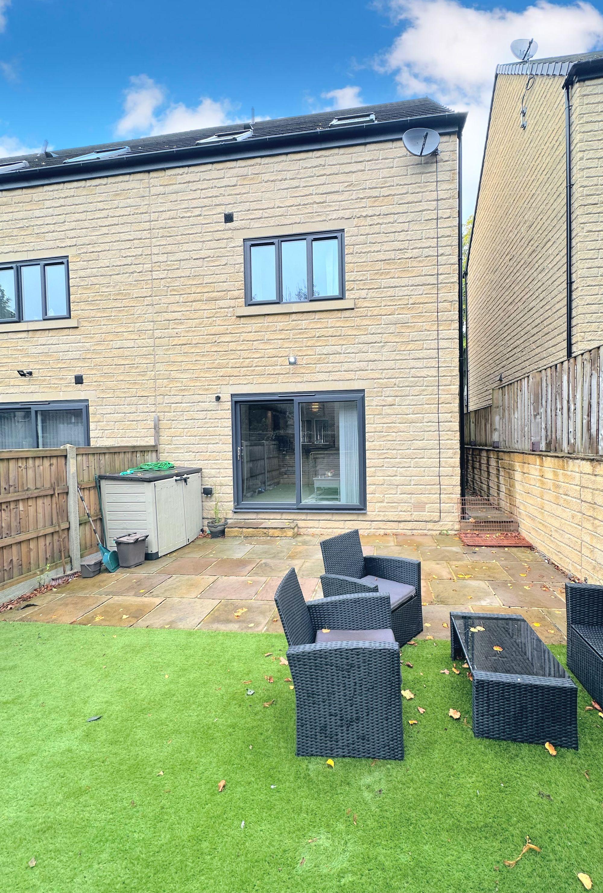 3 bed end of terrace house for sale in Woodlands Road, Halifax  - Property Image 28