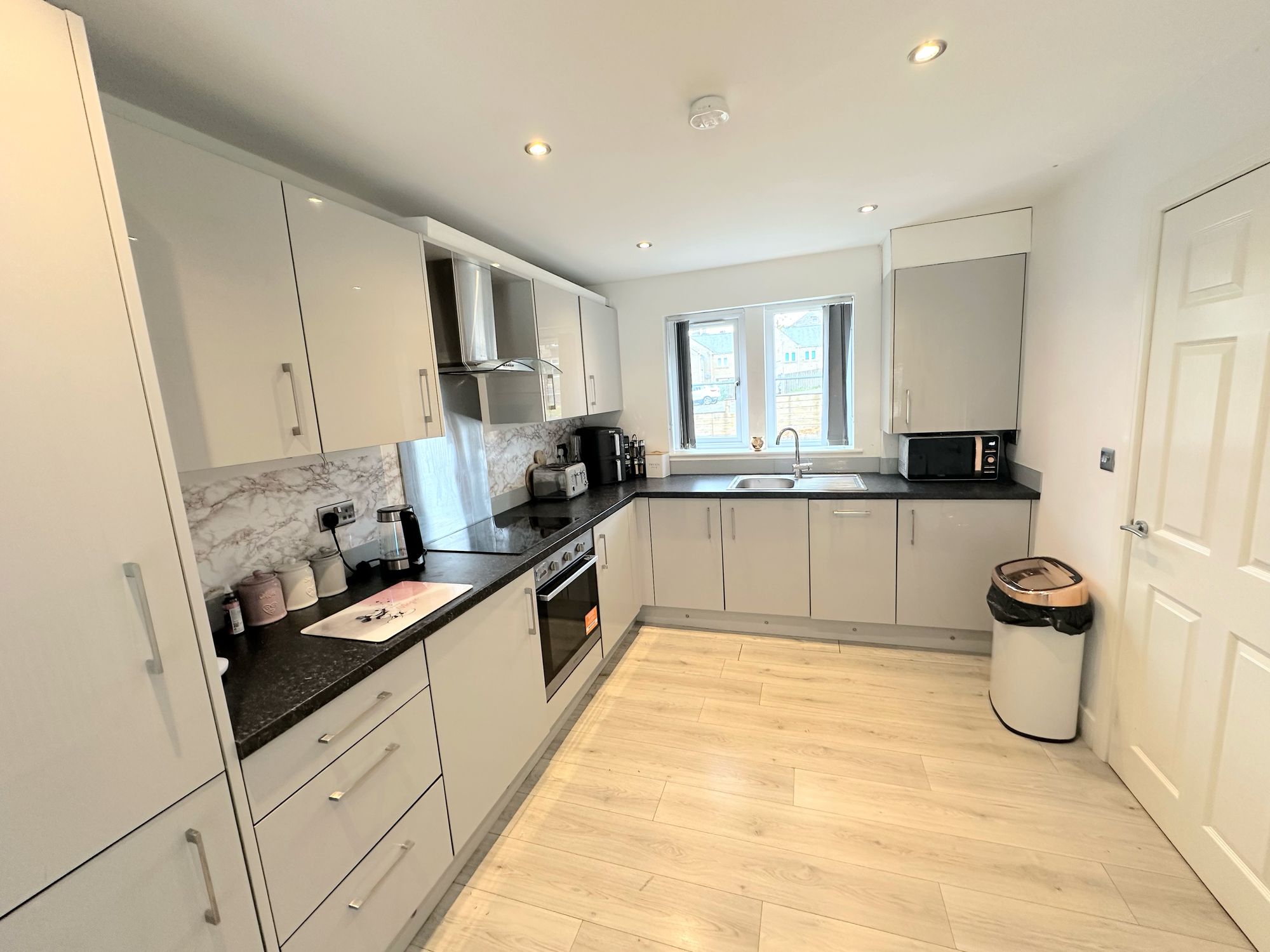 3 bed end of terrace house for sale in Woodlands Road, Halifax  - Property Image 2