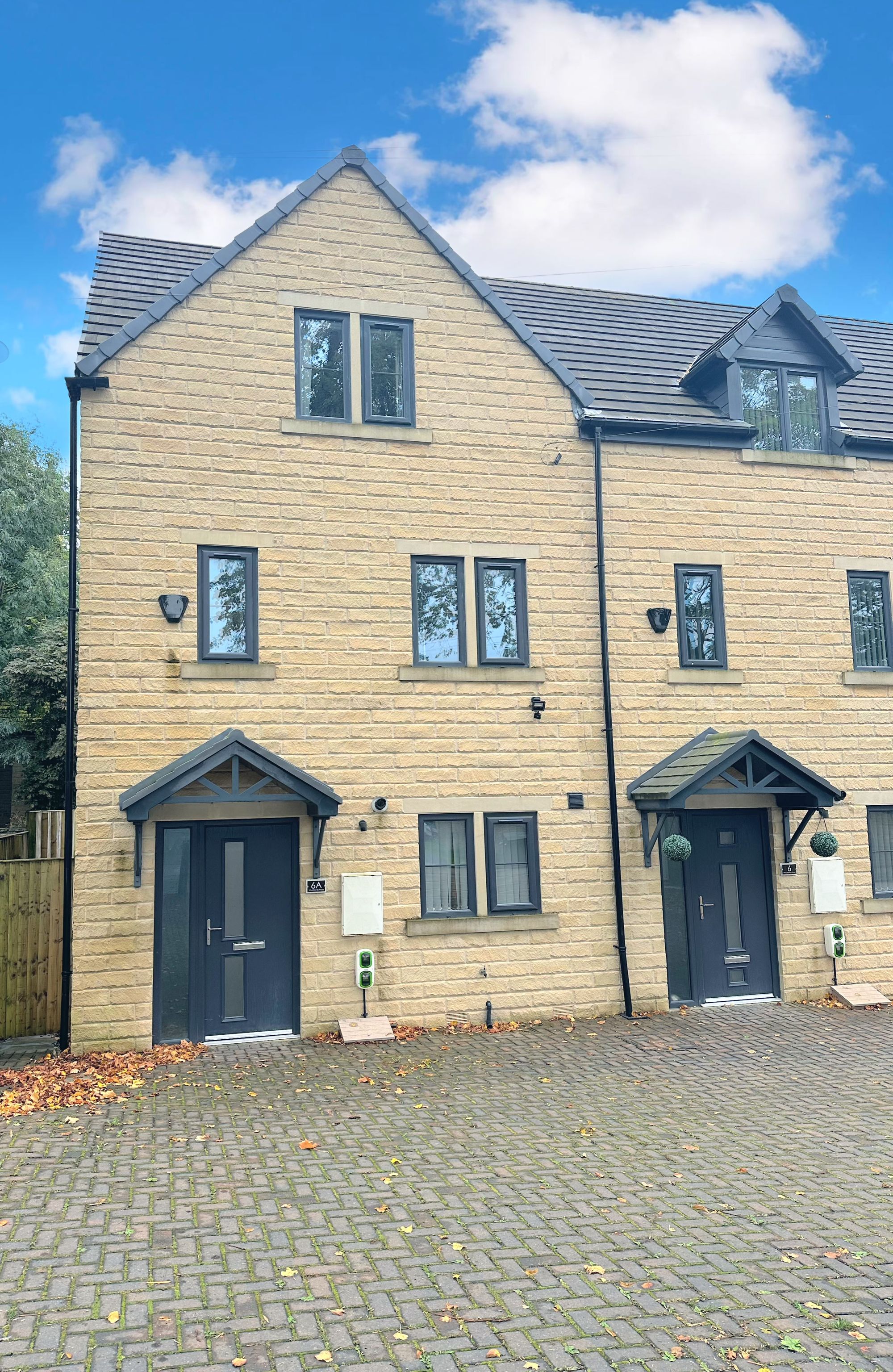 3 bed end of terrace house for sale in Woodlands Road, Halifax  - Property Image 1