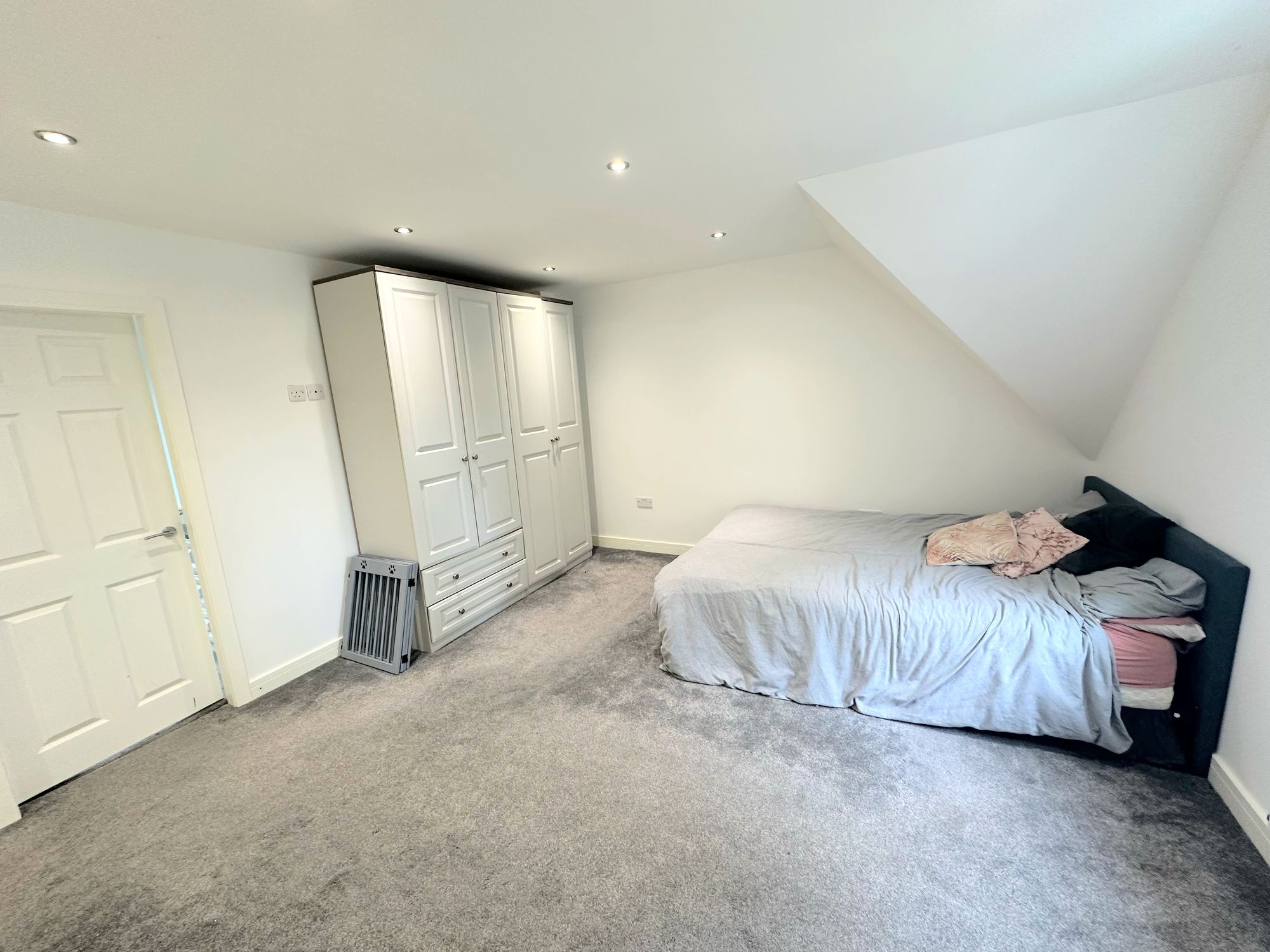 3 bed end of terrace house for sale in Woodlands Road, Halifax  - Property Image 21