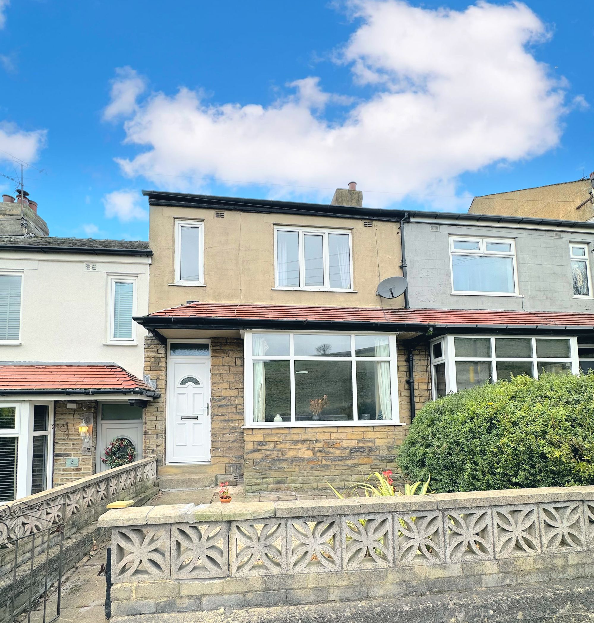 3 bed mid-terraced house for sale in Bradford Old Road, Halifax  - Property Image 1