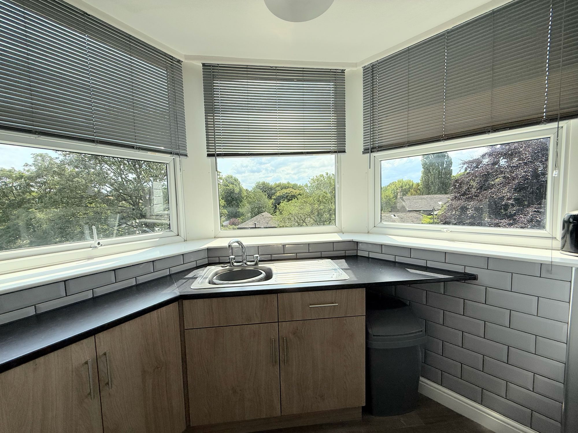 House share to rent in Heath Crescent, Halifax  - Property Image 3