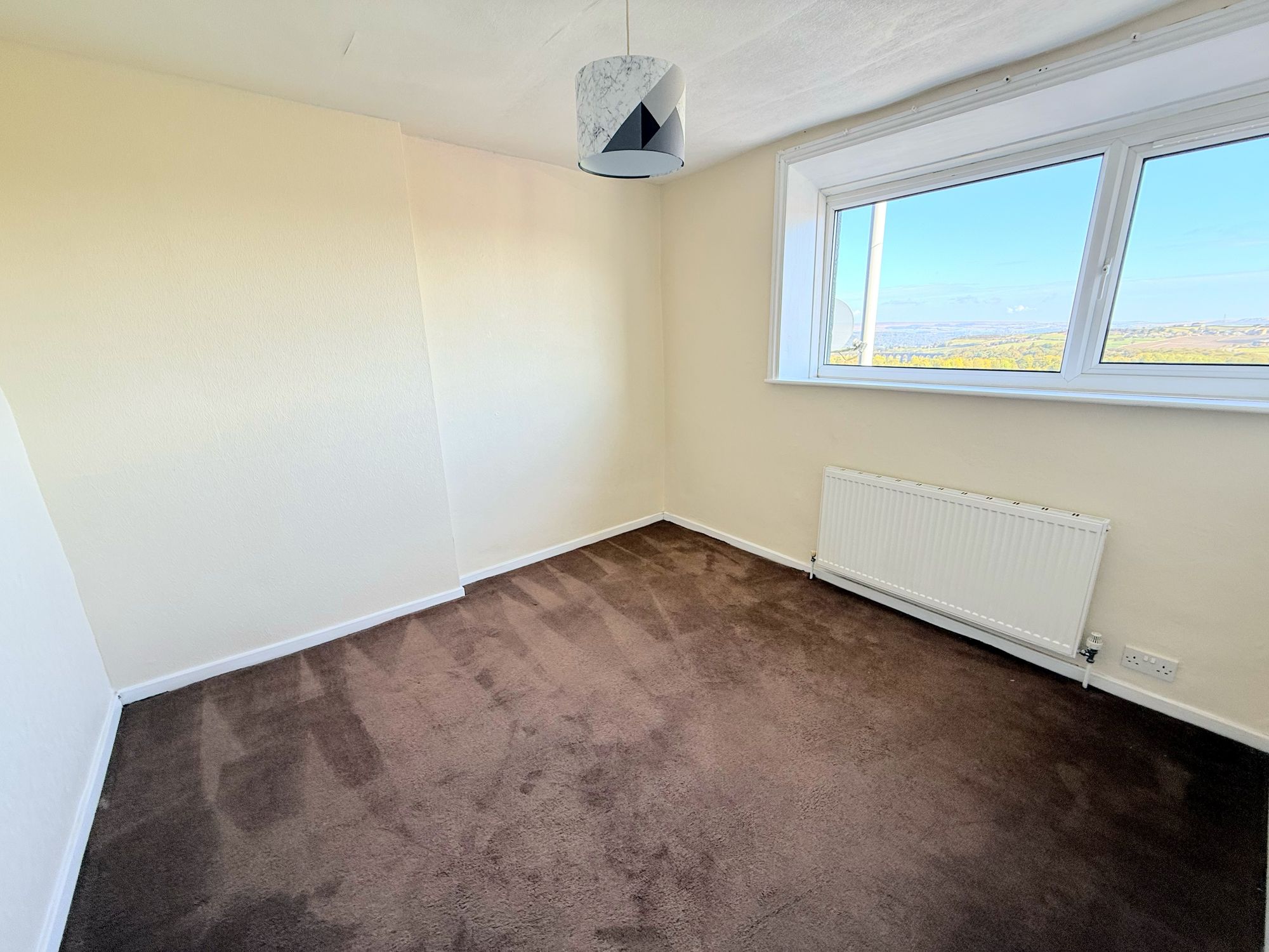 2 bed mid-terraced house to rent in Sunny Dale, Bradford 5