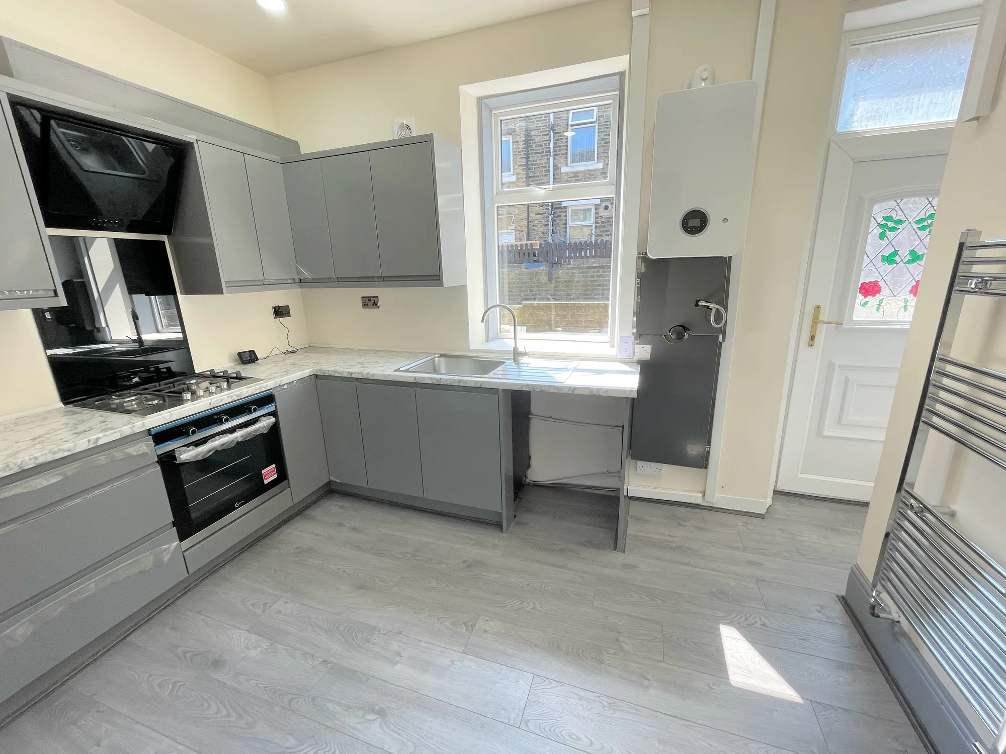 4 bed mid-terraced house for sale in Chestnut Street, Halifax  - Property Image 2