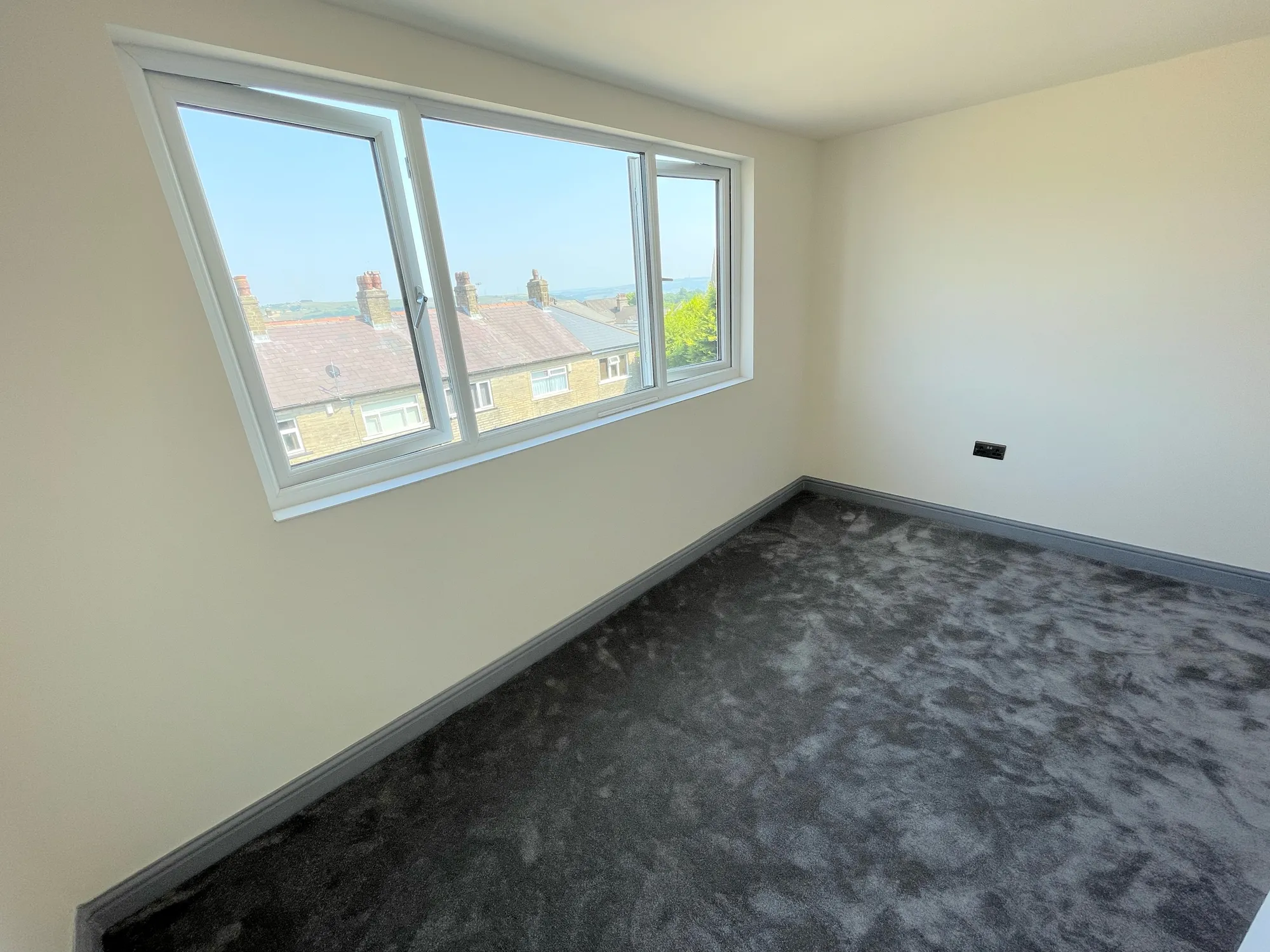 4 bed mid-terraced house for sale in Chestnut Street, Halifax  - Property Image 3