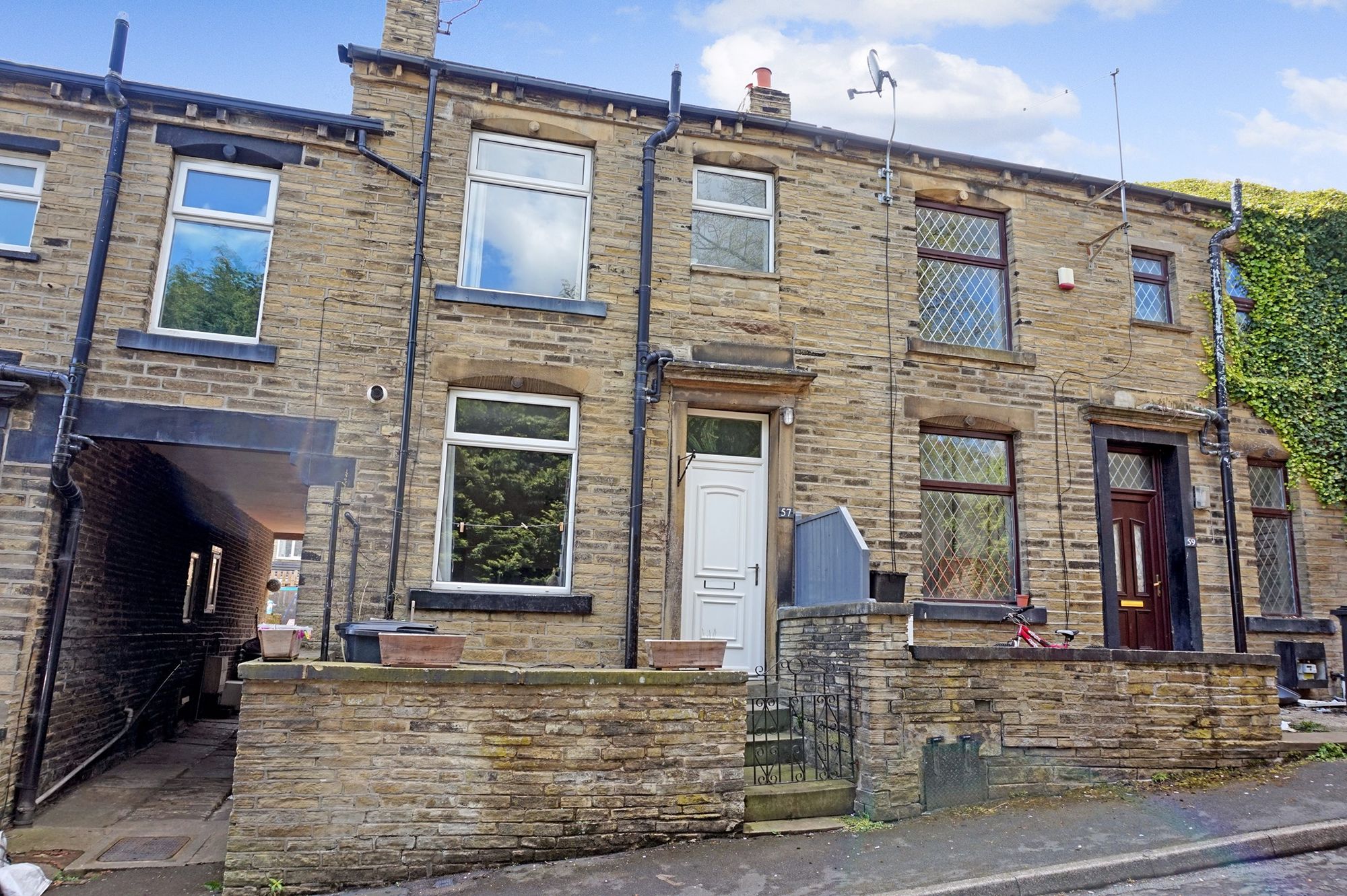 1 bed end of terrace house to rent in Camm Street, Brighouse  - Property Image 1