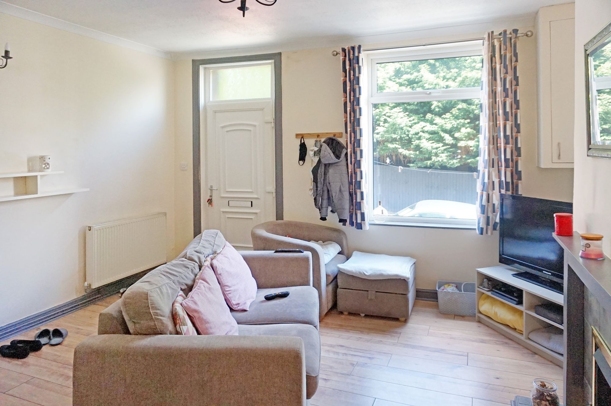 1 bed end of terrace house to rent in Camm Street, Brighouse  - Property Image 2