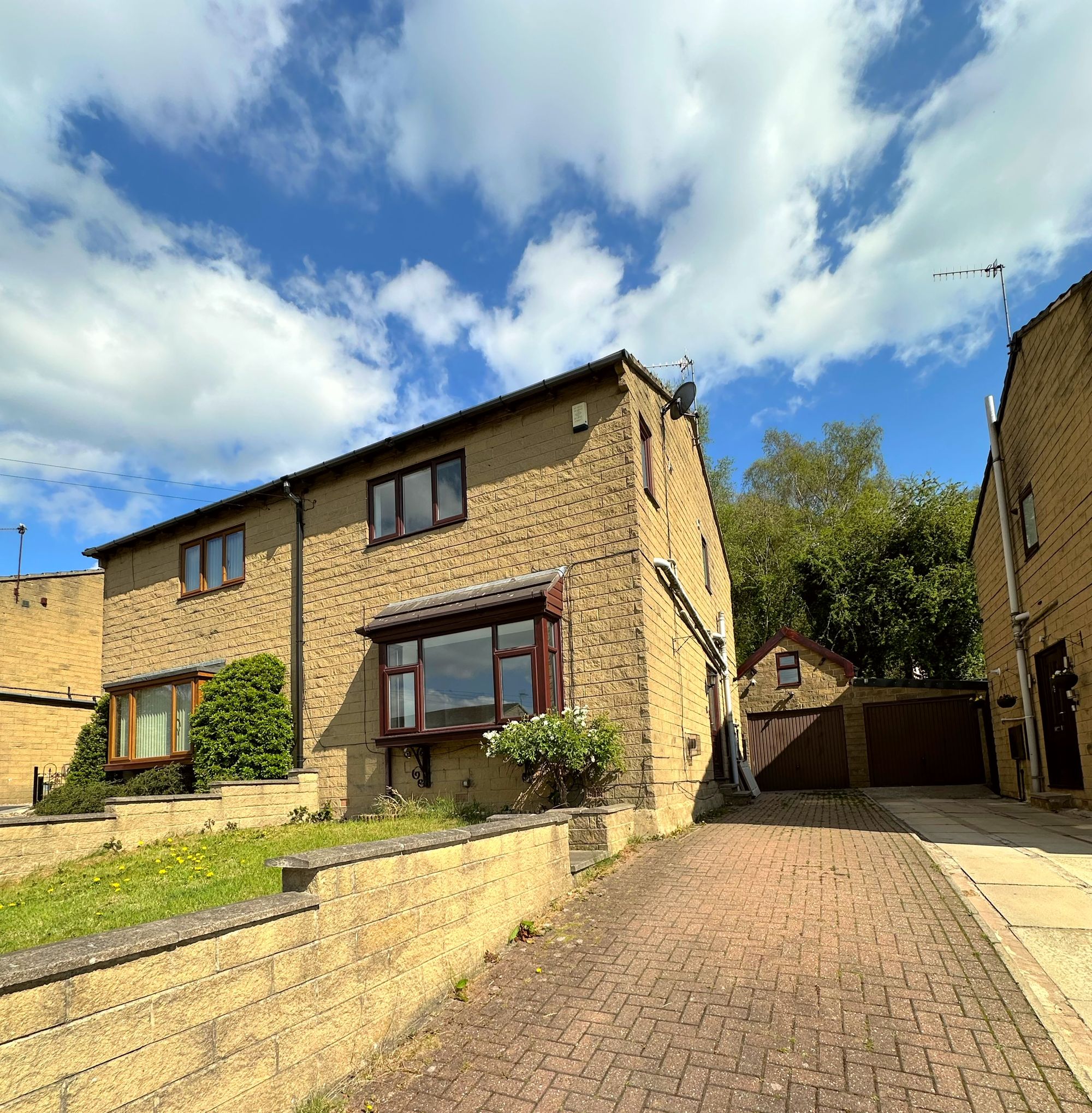 3 bed semi-detached house for sale in Roselee Close, Halifax  - Property Image 1