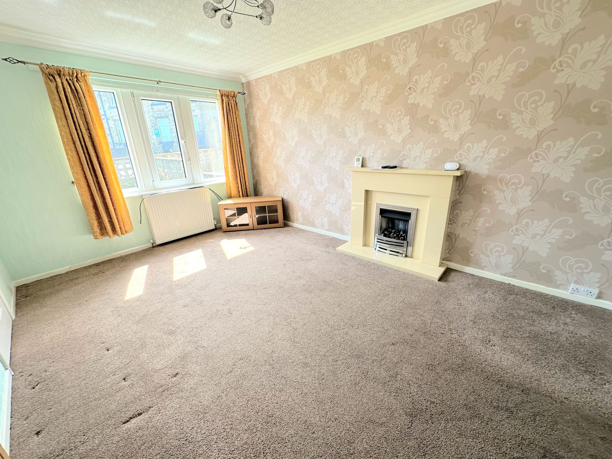 3 bed house for sale in Stretchgate Lane, Halifax  - Property Image 10