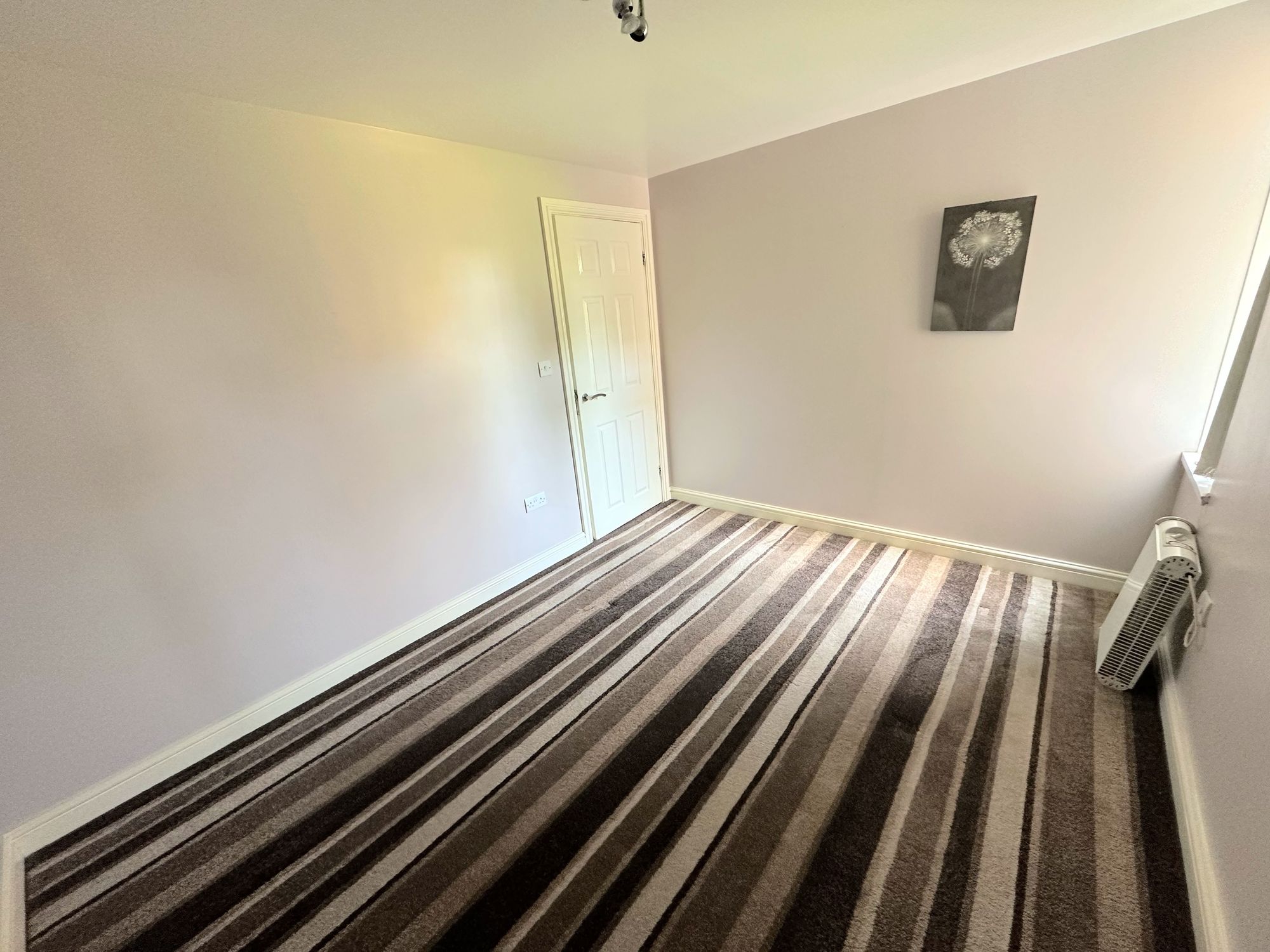 2 bed flat for sale in Cumberland Close, Halifax  - Property Image 4