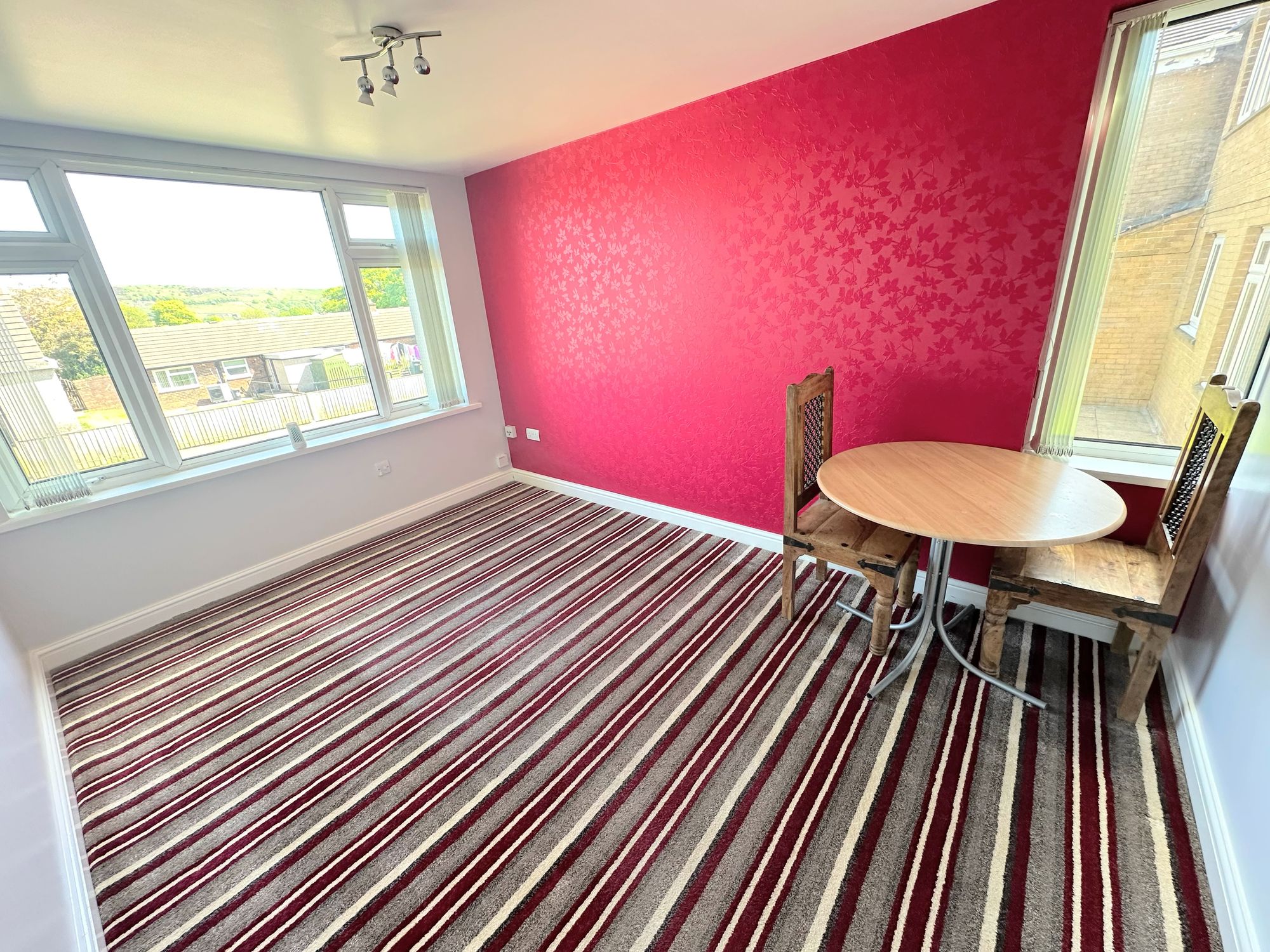 2 bed flat for sale in Cumberland Close, Halifax  - Property Image 3