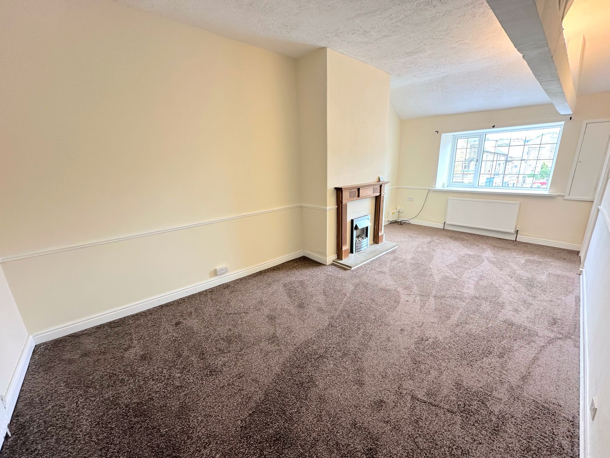 2 bed flat to rent in Savile Park Street, Halifax  - Property Image 2