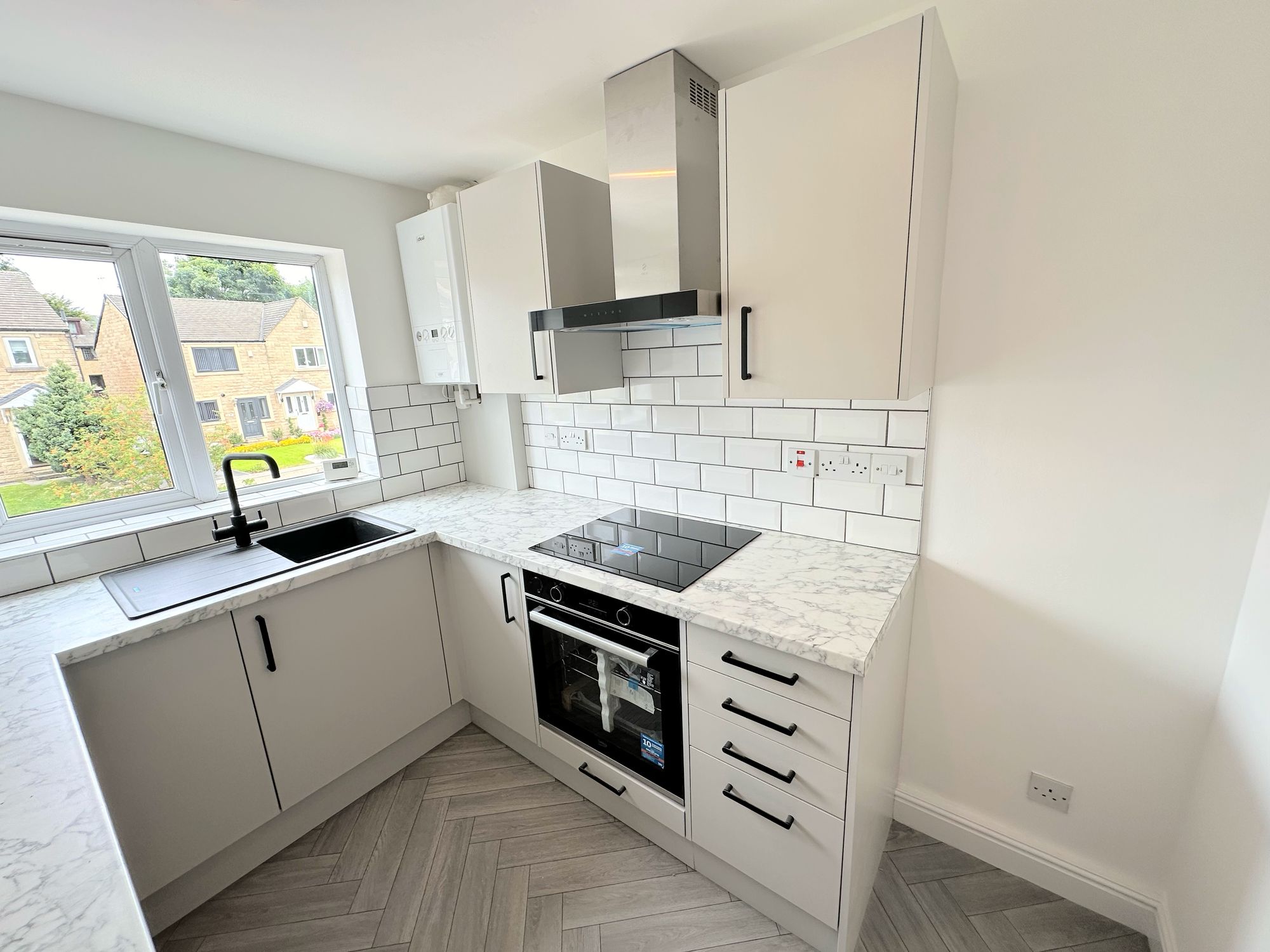 2 bed apartment for sale in Field Close, Halifax  - Property Image 12