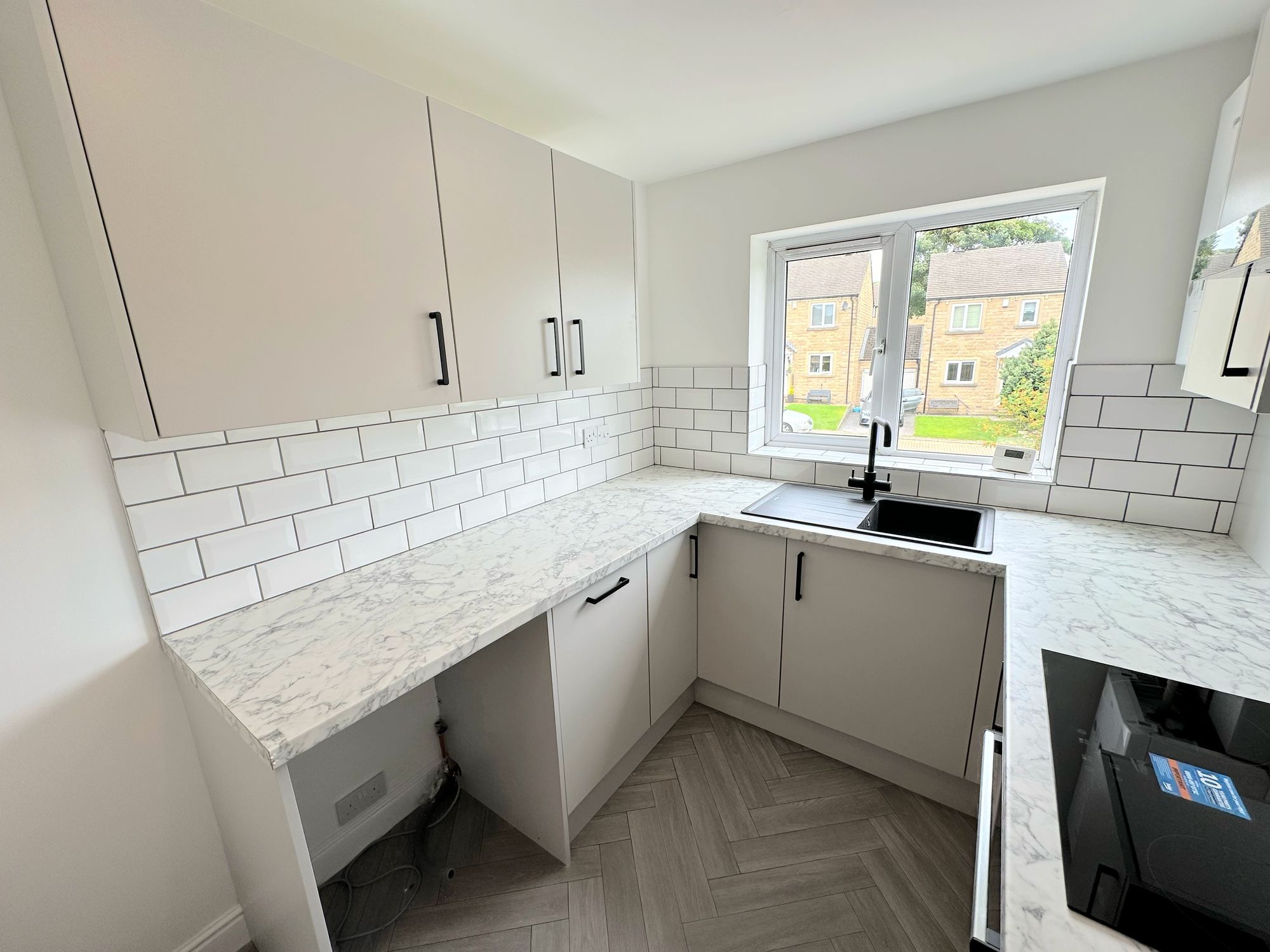 2 bed apartment for sale in Field Close, Halifax  - Property Image 13