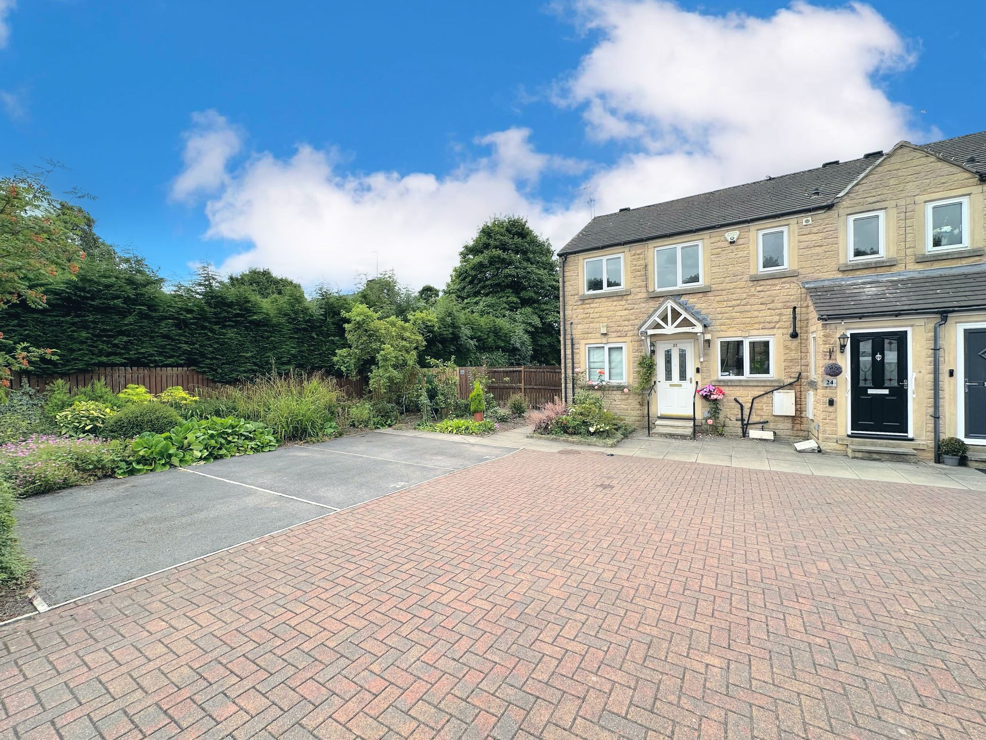 2 bed apartment for sale in Field Close, Halifax  - Property Image 35