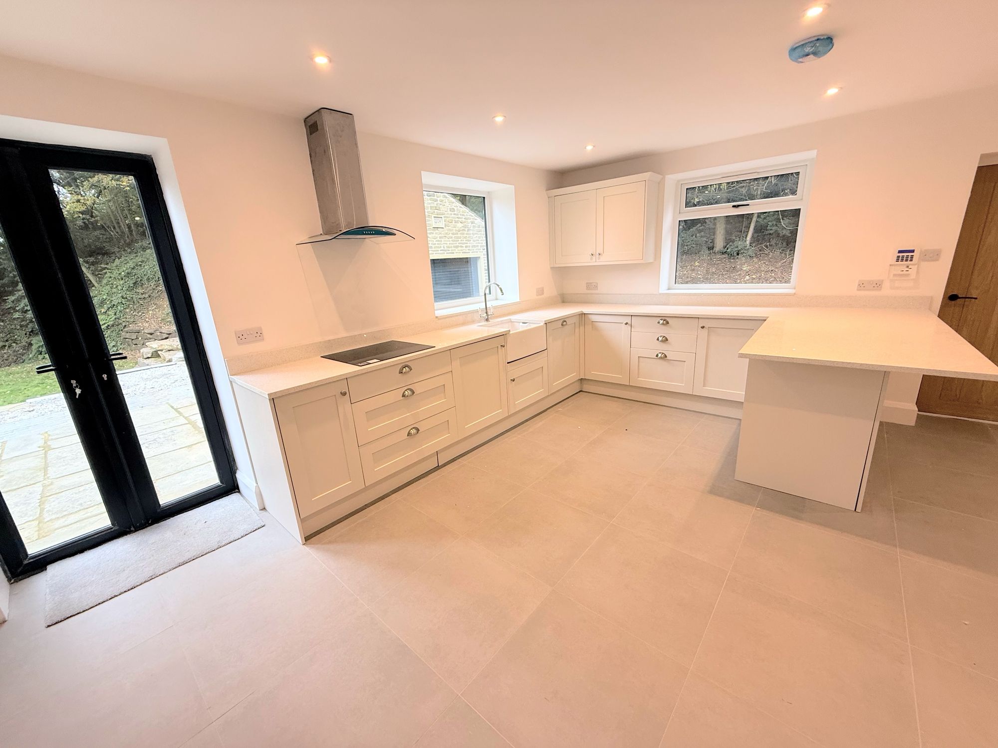 4 bed house for sale in Ovenden Wood, Halifax  - Property Image 2