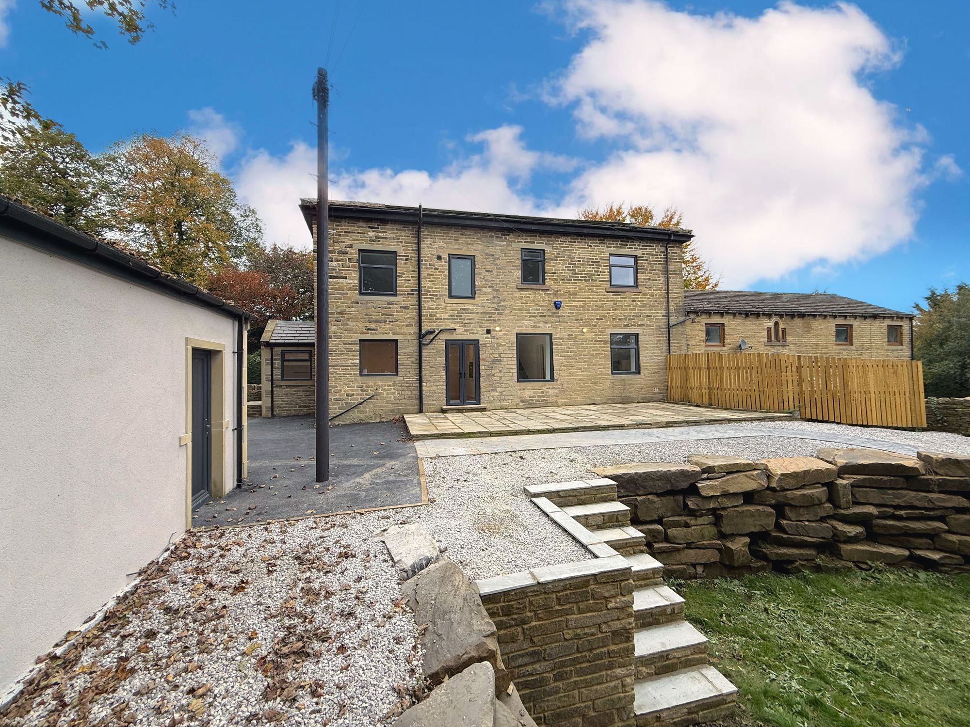 4 bed house for sale in Ovenden Wood, Halifax  - Property Image 6