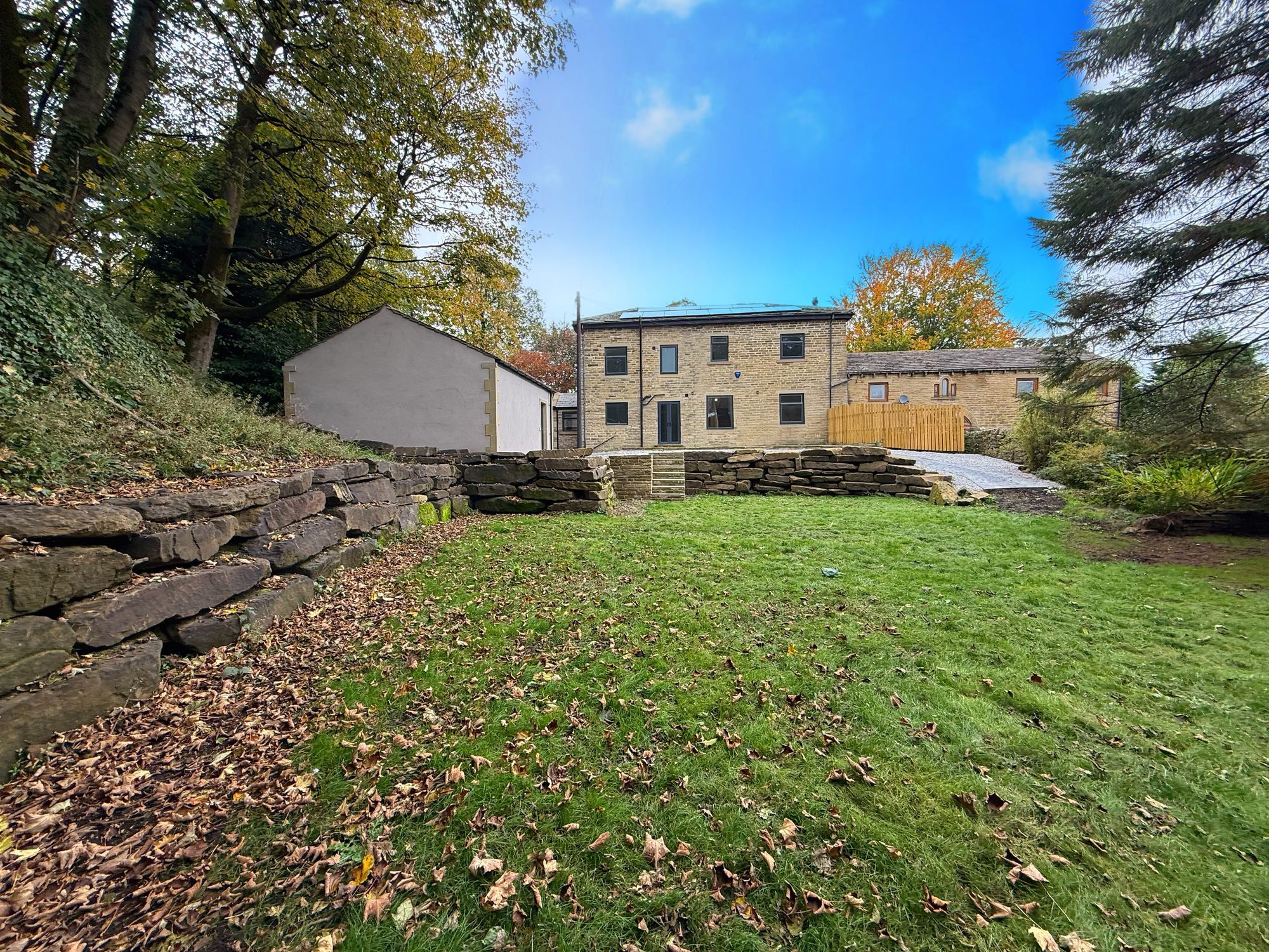 4 bed house for sale in Ovenden Wood, Halifax  - Property Image 36