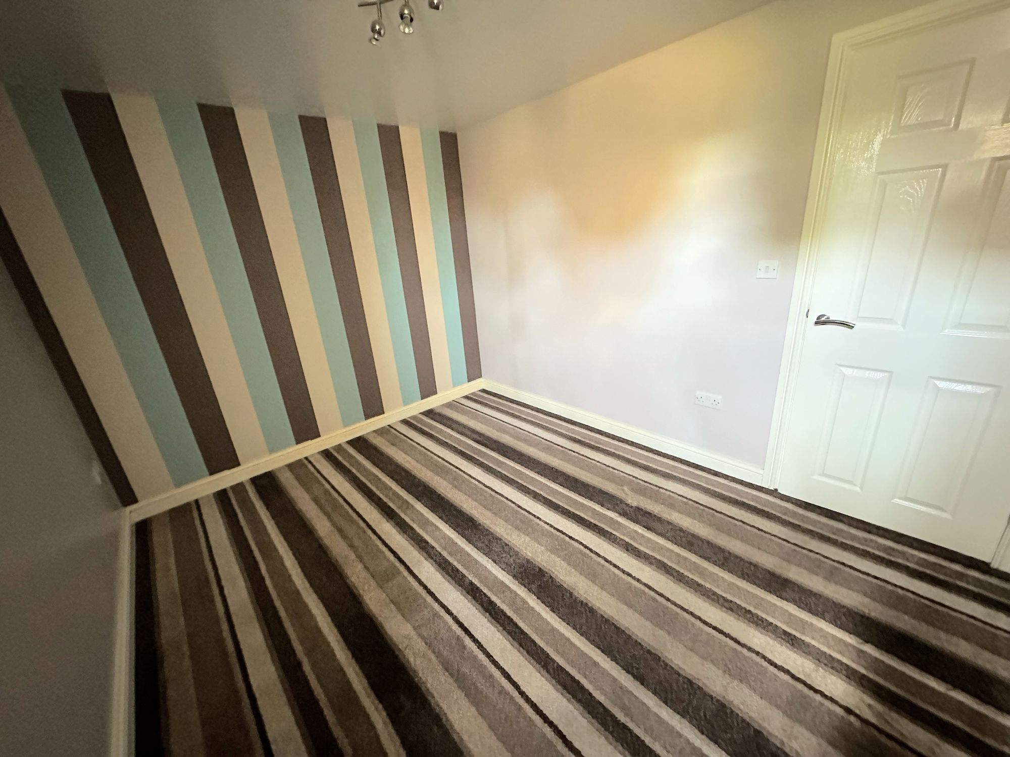 2 bed flat to rent in Weavers Brook, Halifax 8