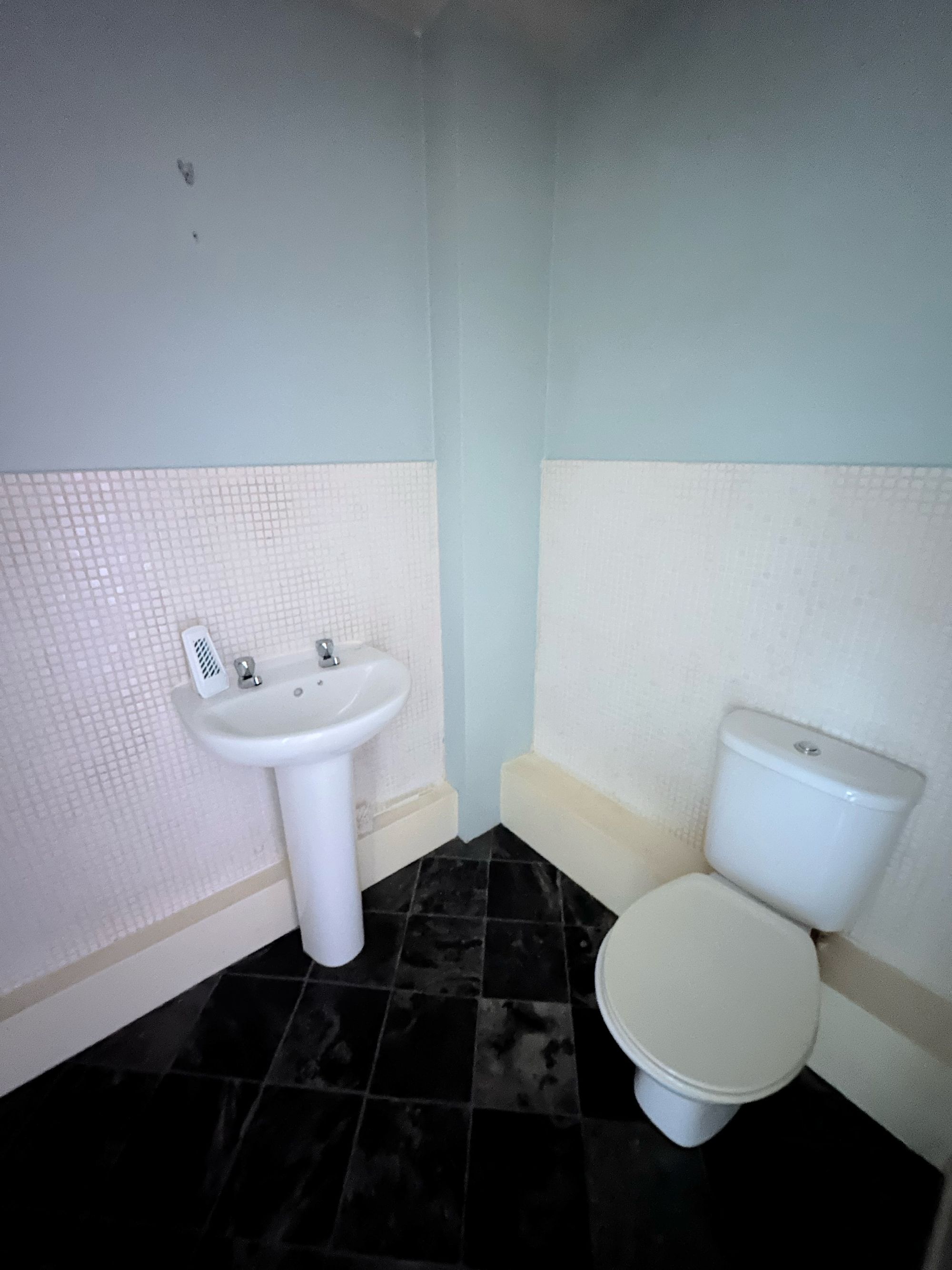 2 bed flat to rent in Weavers Brook, Halifax 9