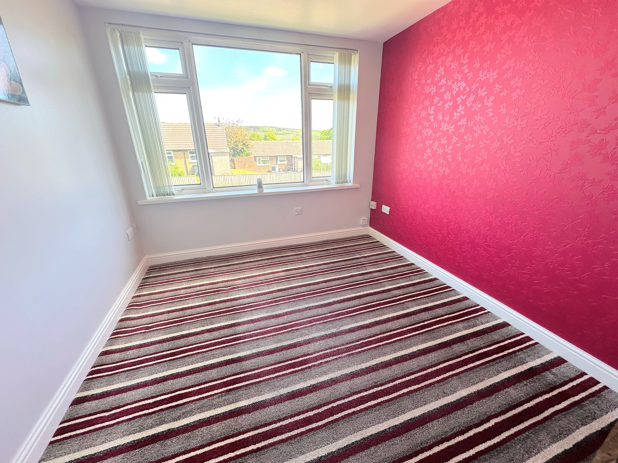 2 bed flat to rent in Weavers Brook, Halifax  - Property Image 3