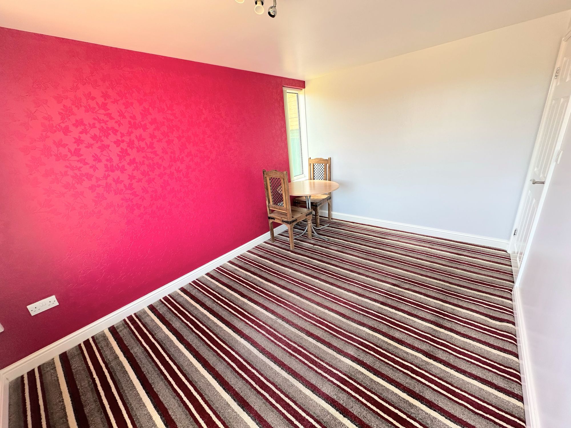 2 bed flat to rent in Weavers Brook, Halifax  - Property Image 8