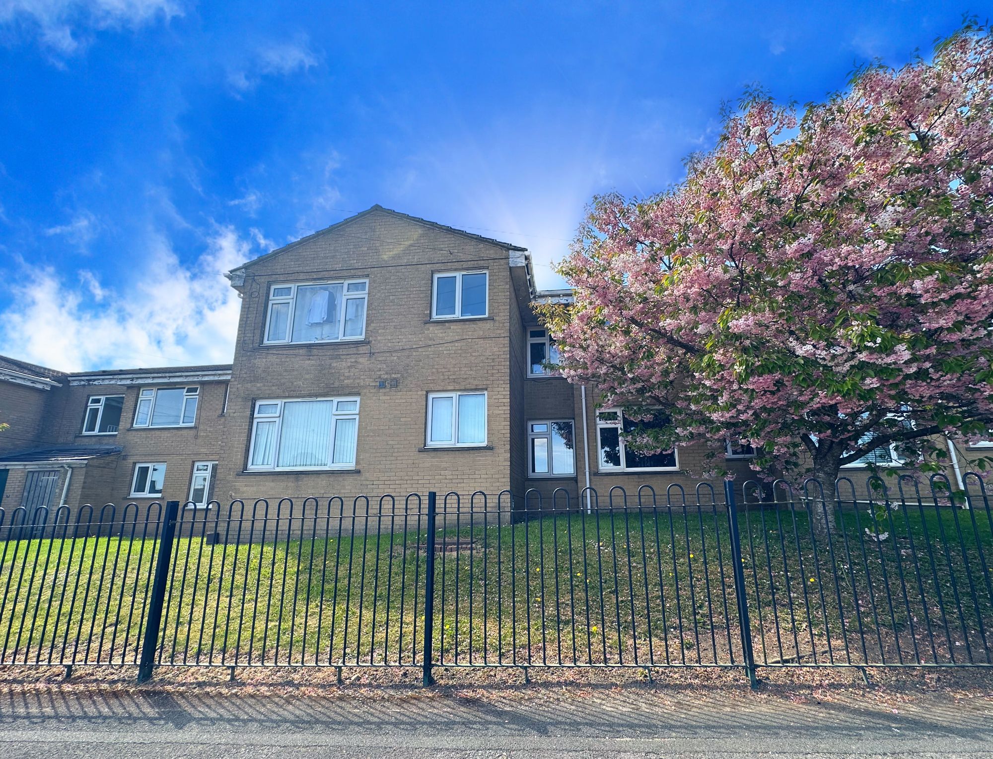 2 bed flat to rent in Weavers Brook, Halifax  - Property Image 4