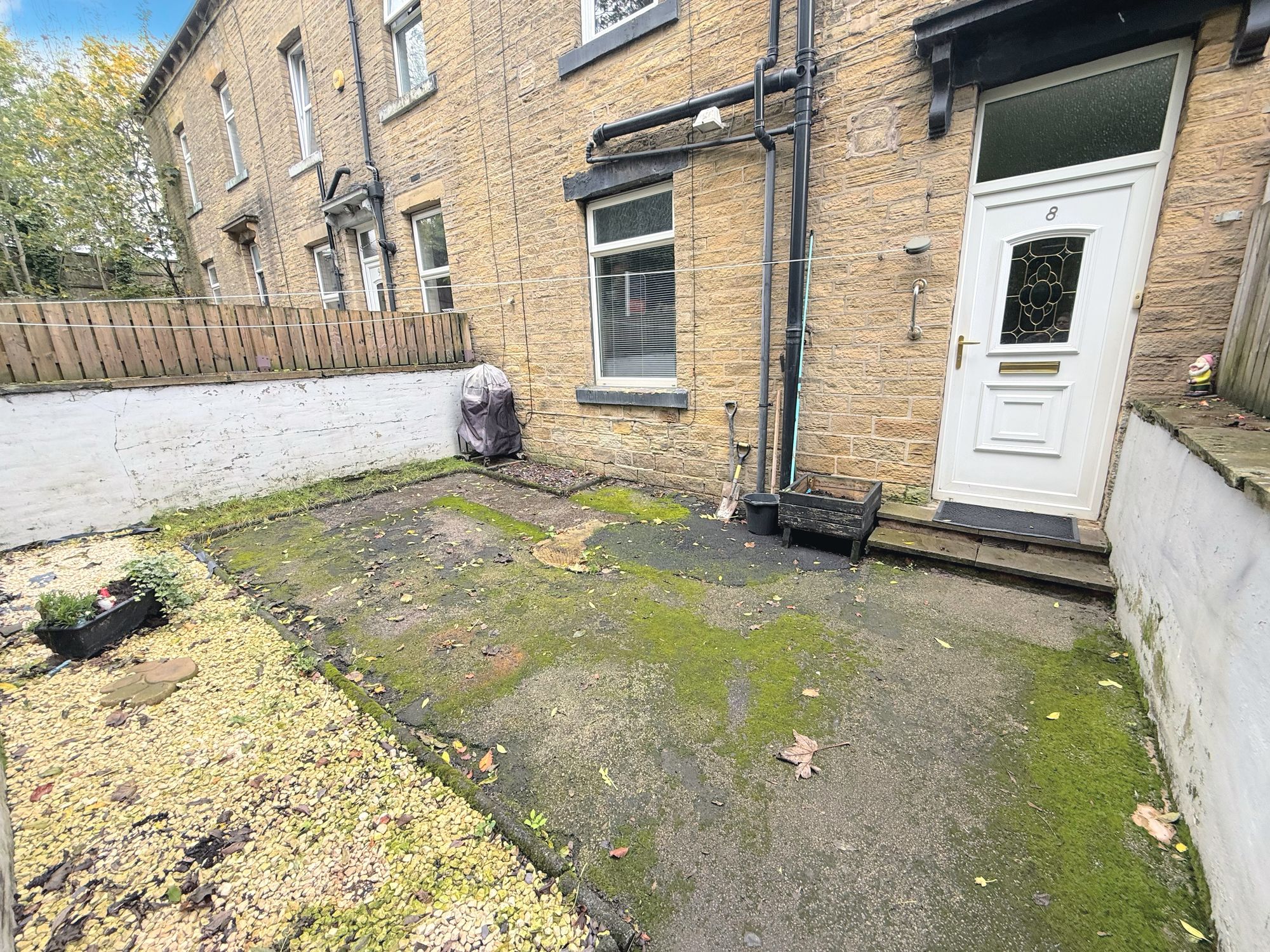 2 bed mid-terraced house for sale in Crossley Terrace South, Halifax  - Property Image 5