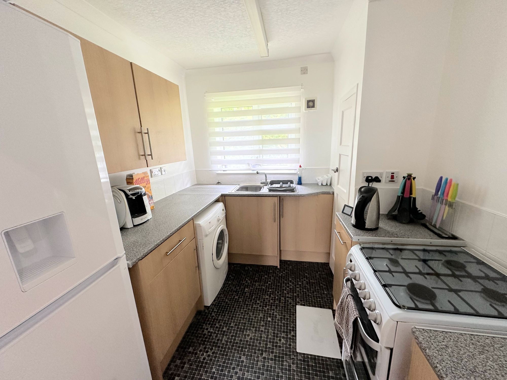 2 bed apartment to rent in Willowfield Crescent, Halifax  - Property Image 11
