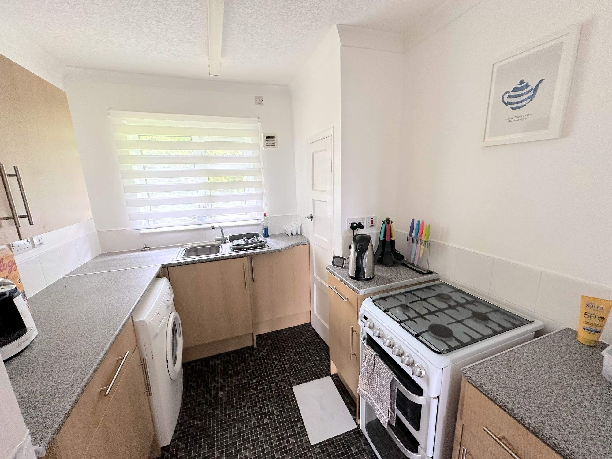 2 bed apartment to rent in Willowfield Crescent, Halifax  - Property Image 12