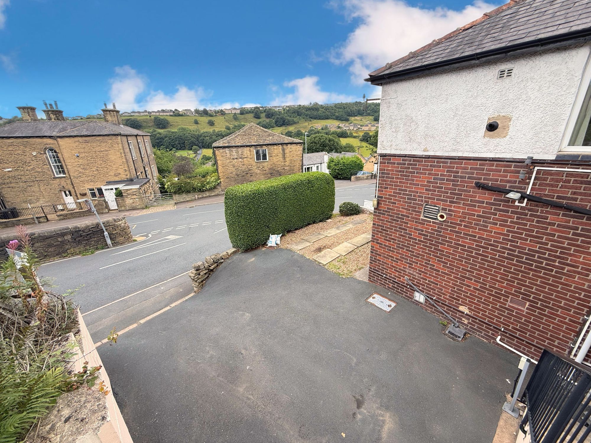 4 bed detached house for sale in Lane Ends, Halifax  - Property Image 38