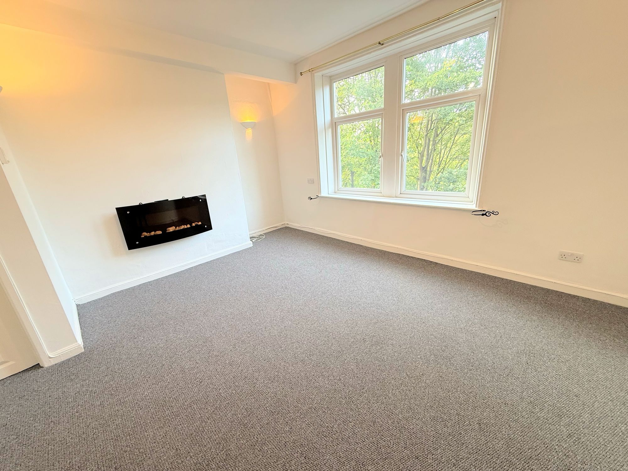 3 bed mid-terraced house for sale in Whitegate Road, Halifax 7