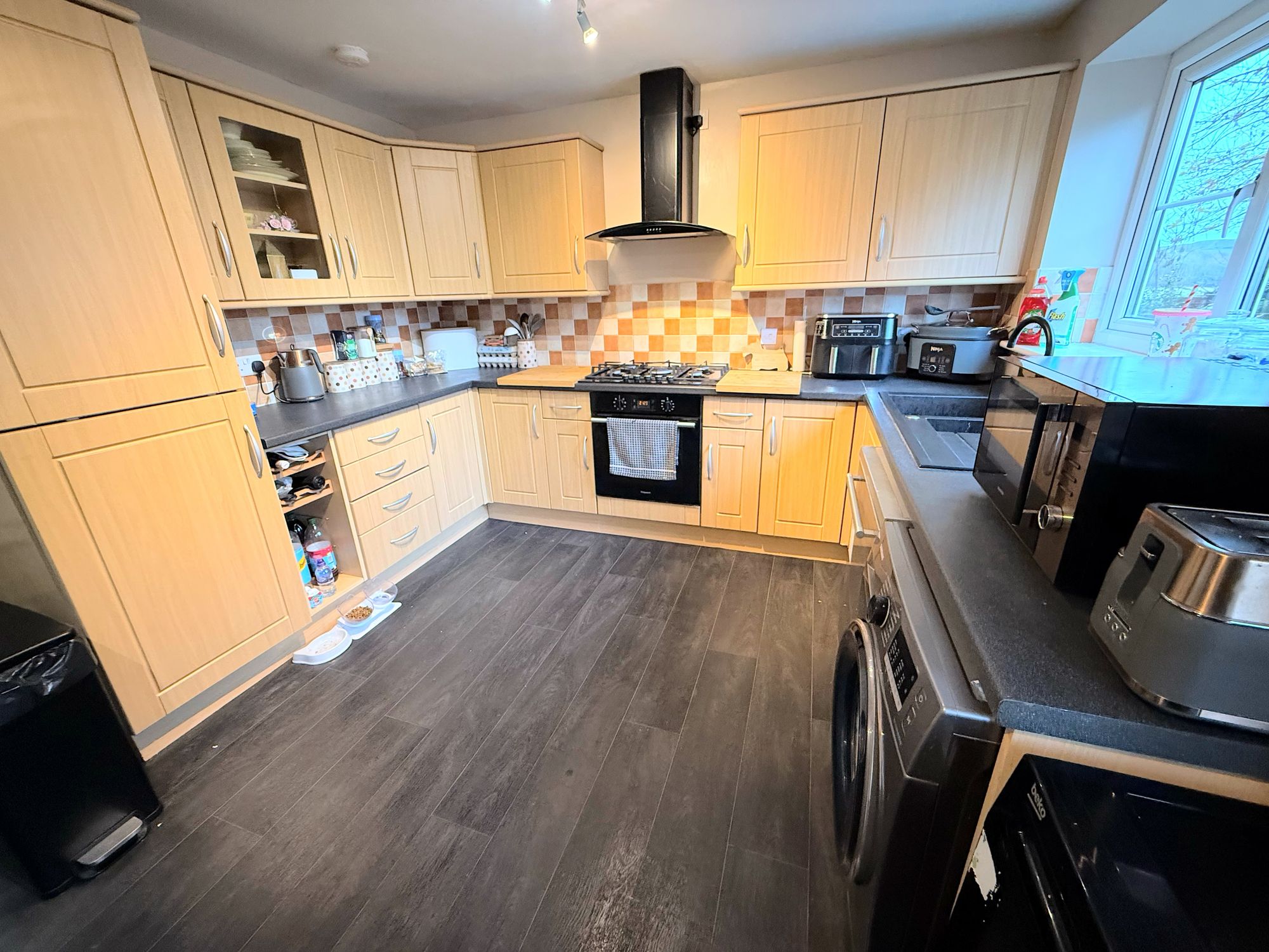 3 bed semi-detached house for sale in Anvil Court, Halifax  - Property Image 8