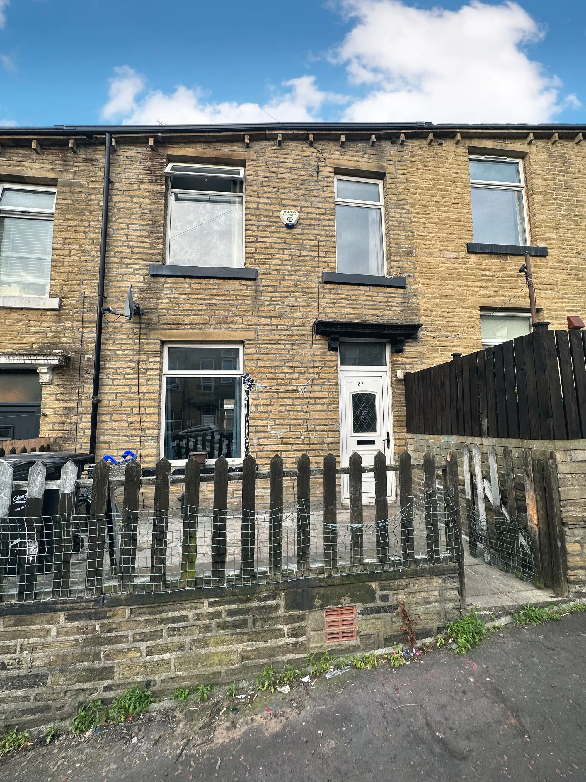 3 bed mid-terraced house for sale in East Parade, Sowerby Bridge  - Property Image 1
