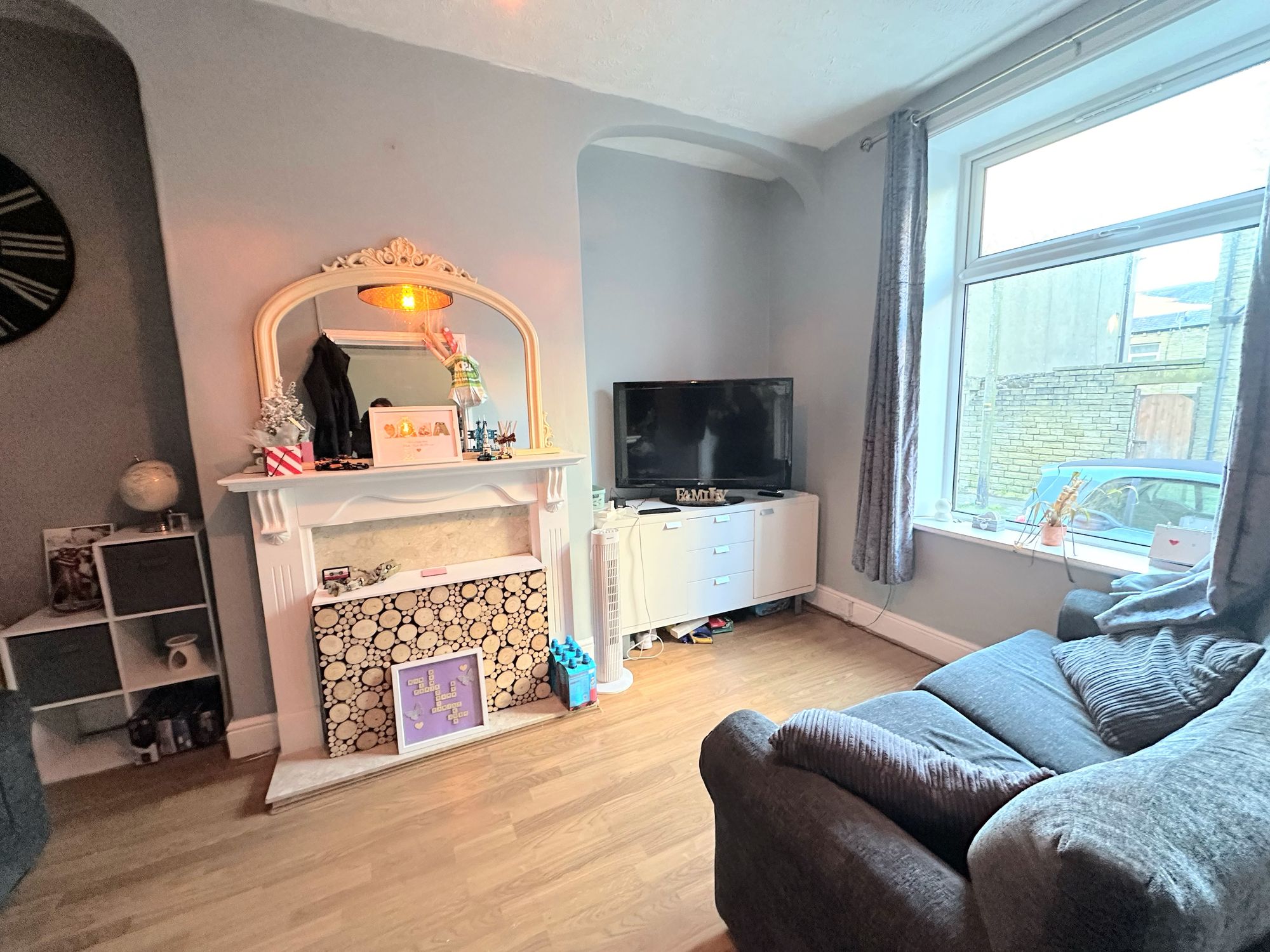 3 bed end of terrace house for sale in Byron Street, Halifax  - Property Image 4