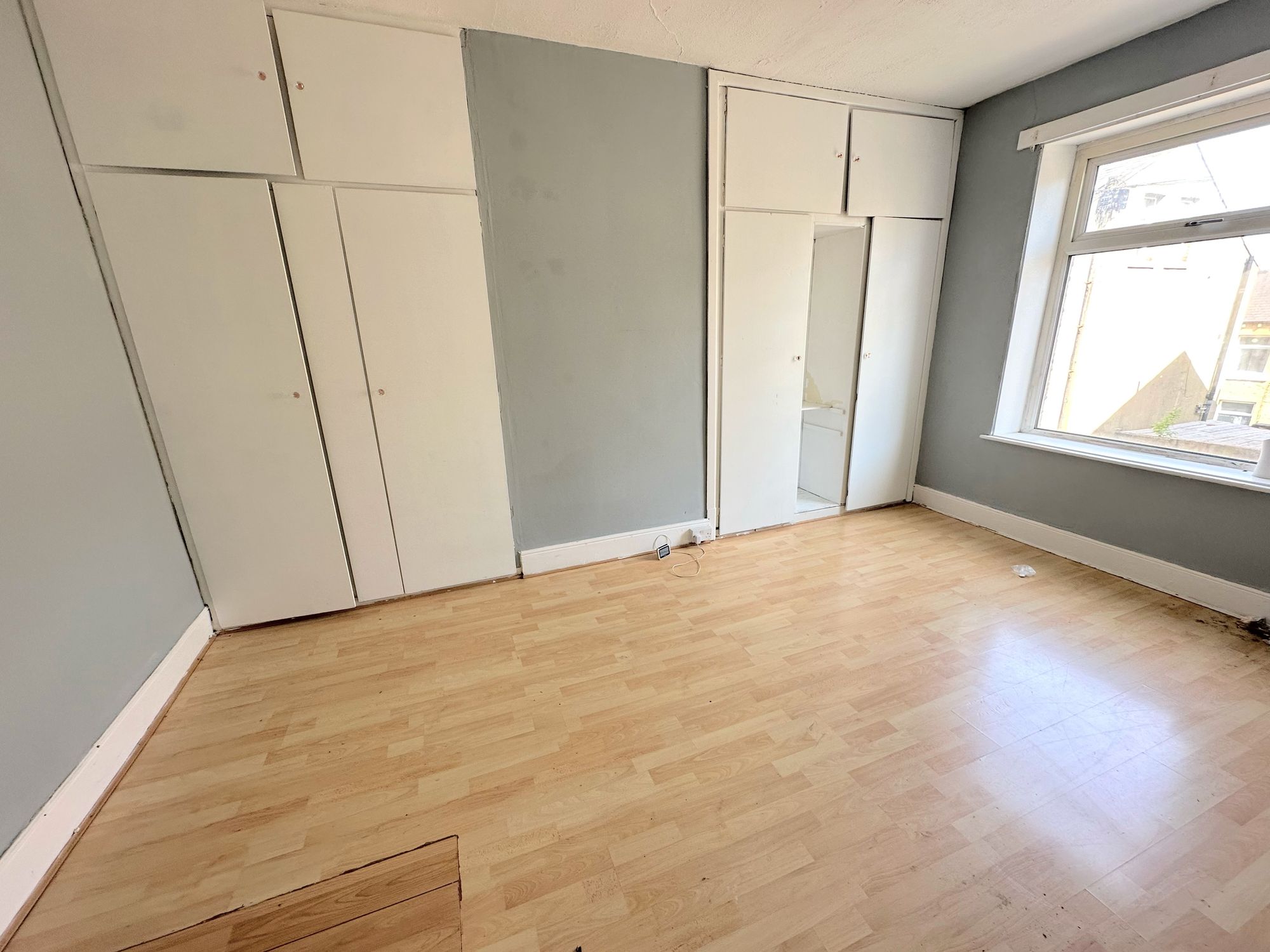 3 bed end of terrace house for sale in Byron Street, Halifax  - Property Image 3