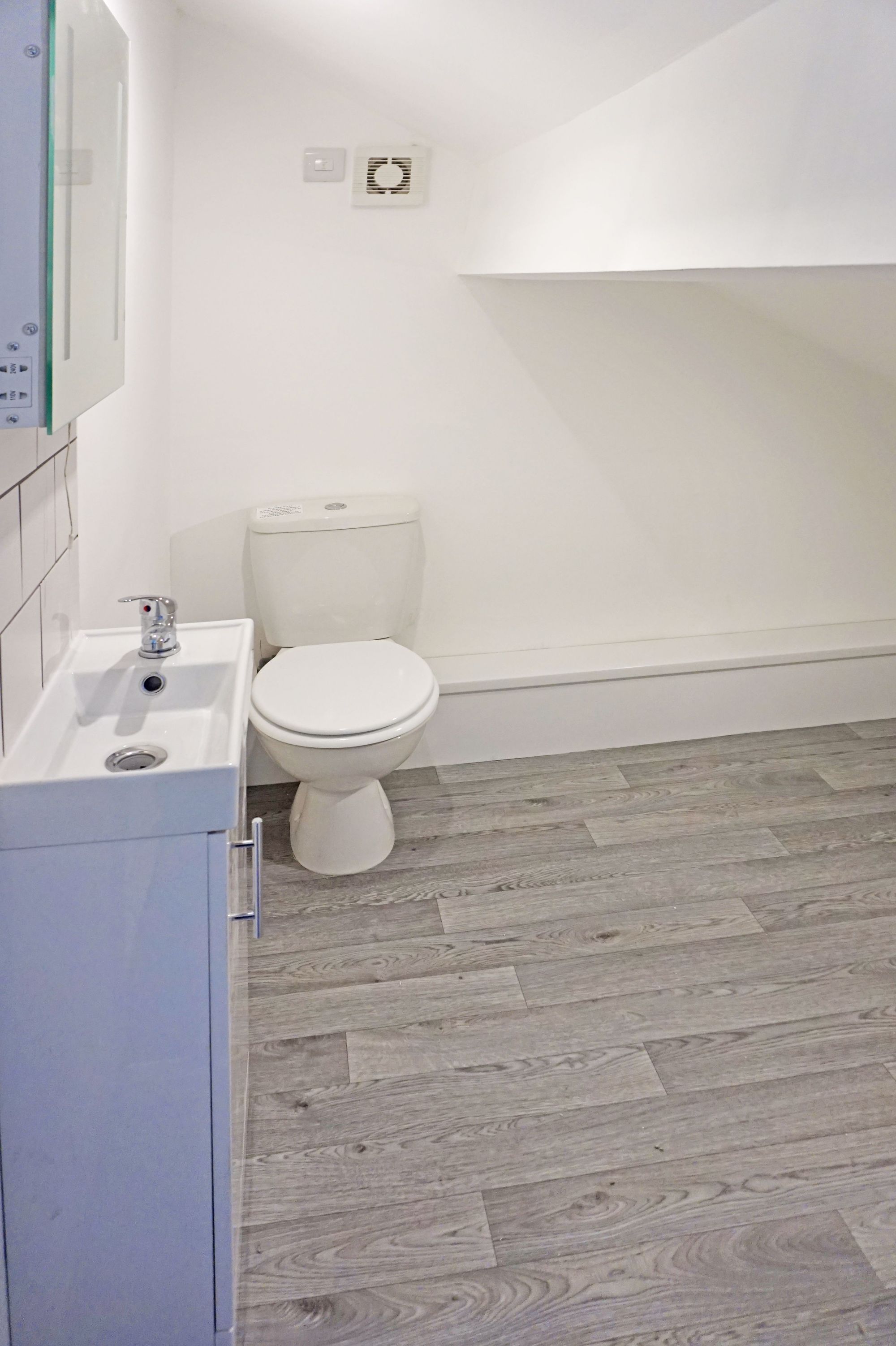 2 bed mid-terraced house to rent in Railway Terrace, Bradford  - Property Image 15