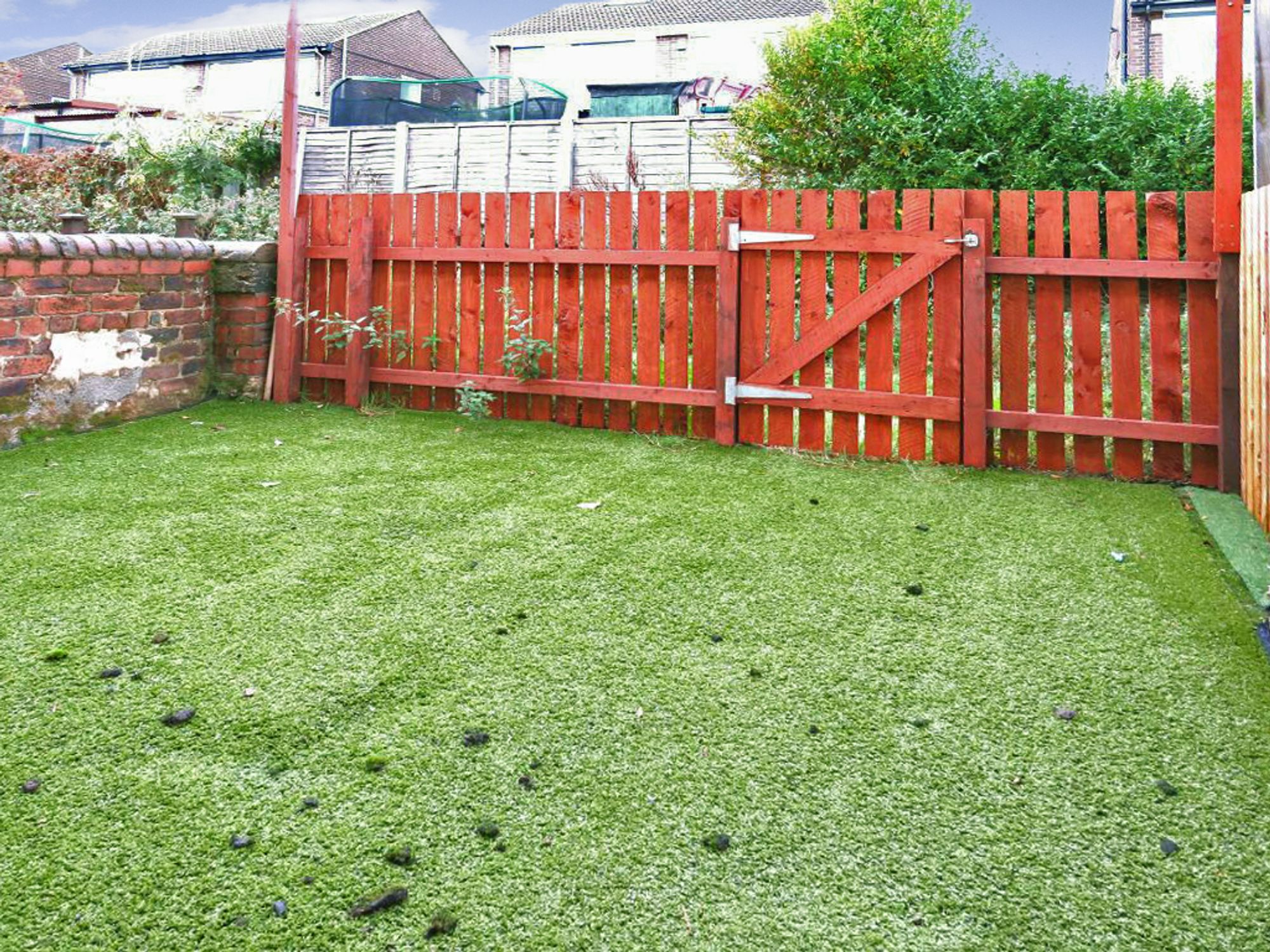 2 bed mid-terraced house to rent in Railway Terrace, Bradford 16