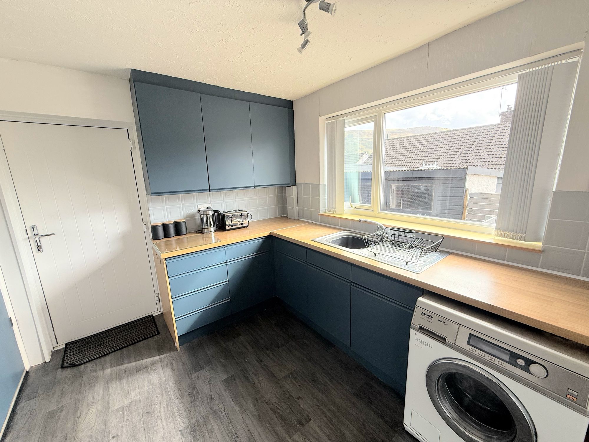 3 bed semi-detached house for sale in Beechwood Road, Halifax  - Property Image 17