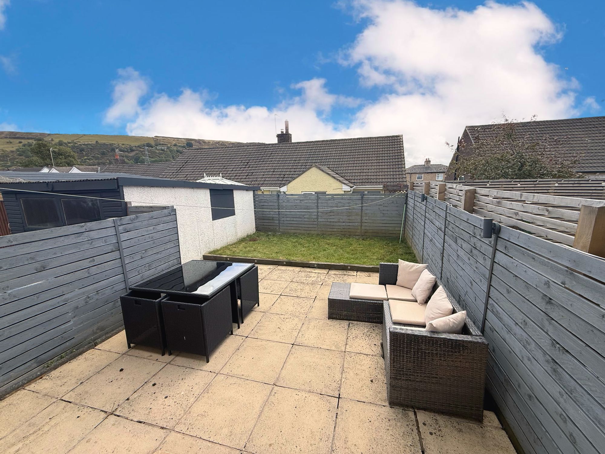 3 bed semi-detached house for sale in Beechwood Road, Halifax  - Property Image 4